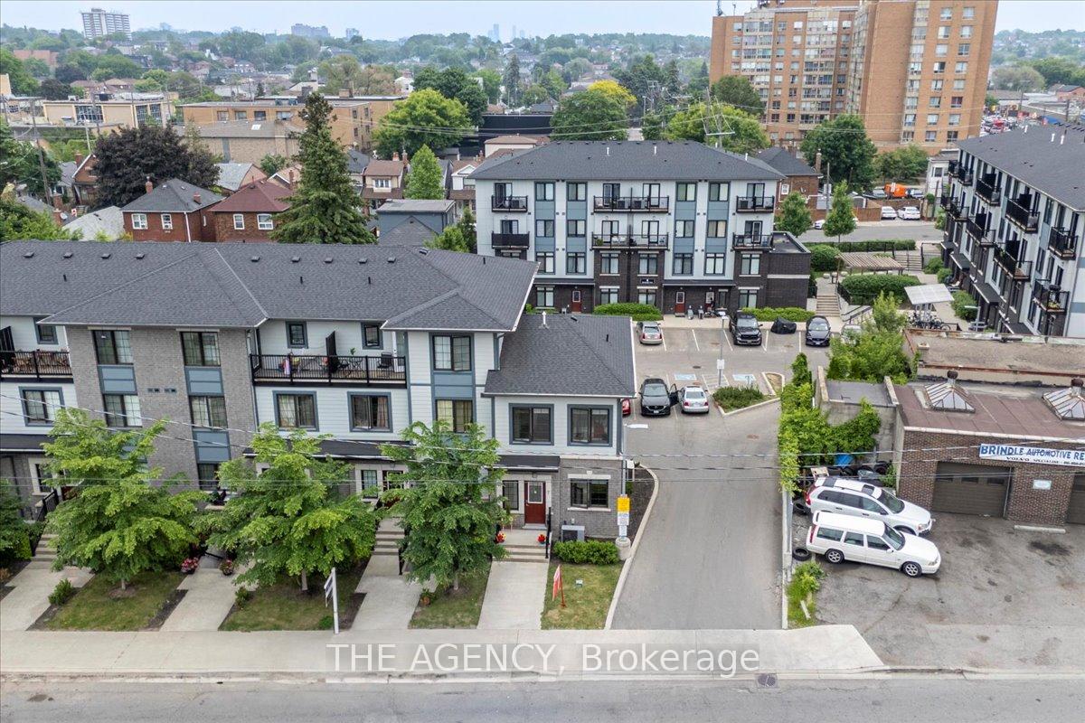 2 Bedrooms Condo at 7 Forbes, Toronto For sale