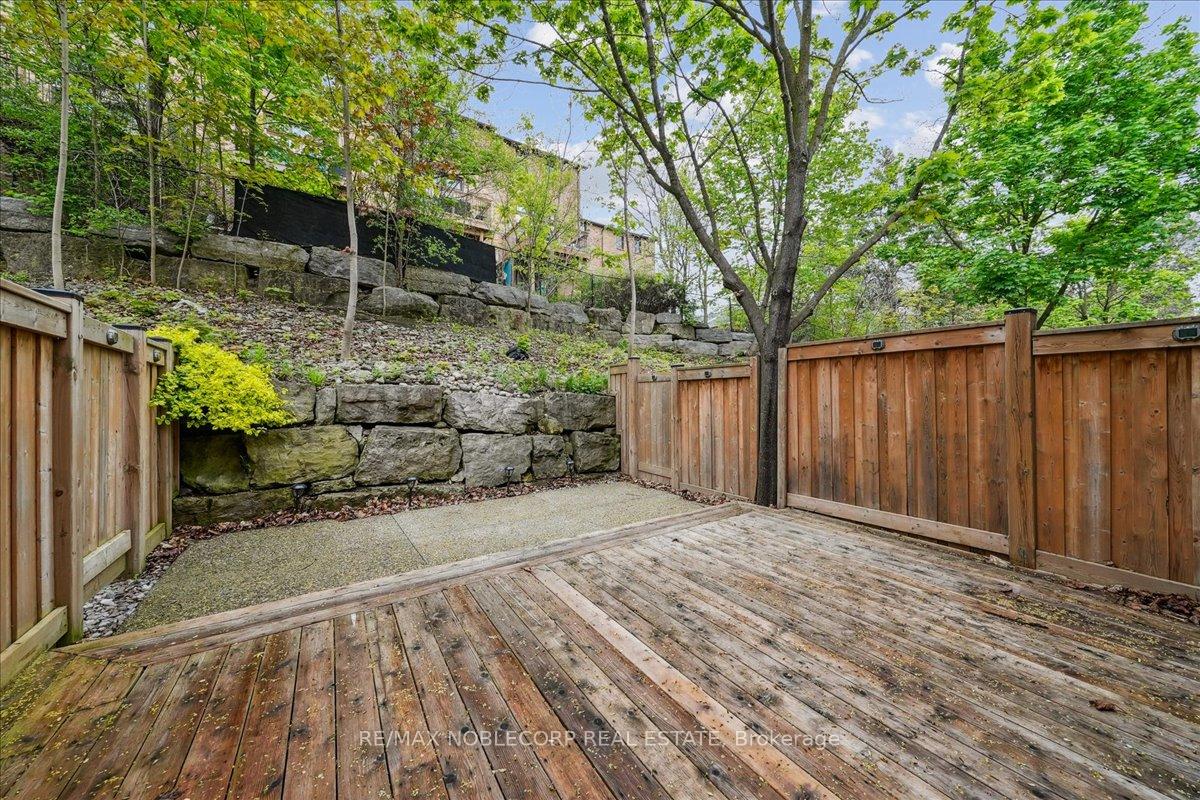 3 Bedrooms Condo at 20 William Farr, Vaughan For sale