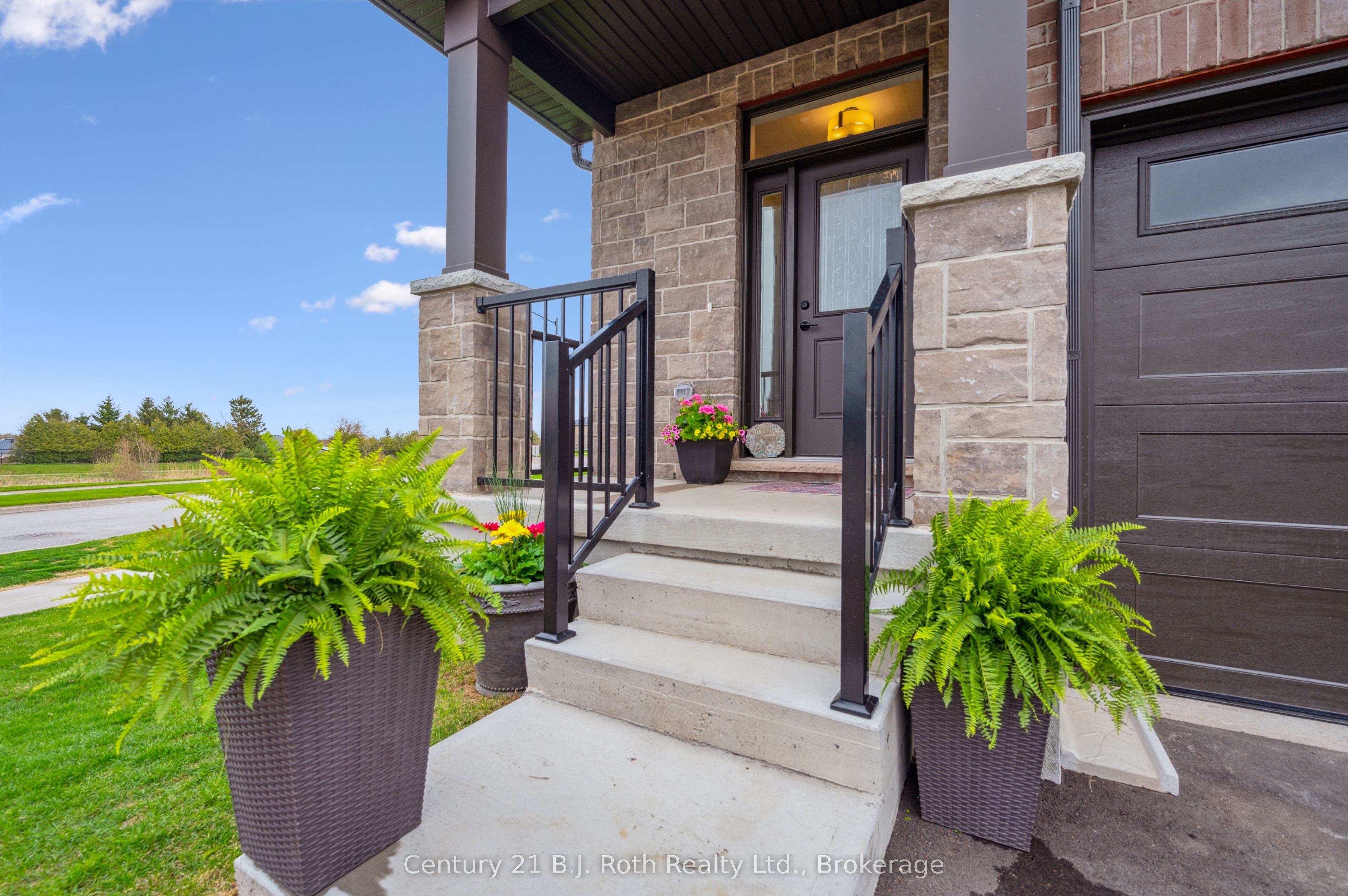 2 Hamilton Lane, East Luther Grand Valley, ON L9W 7R9