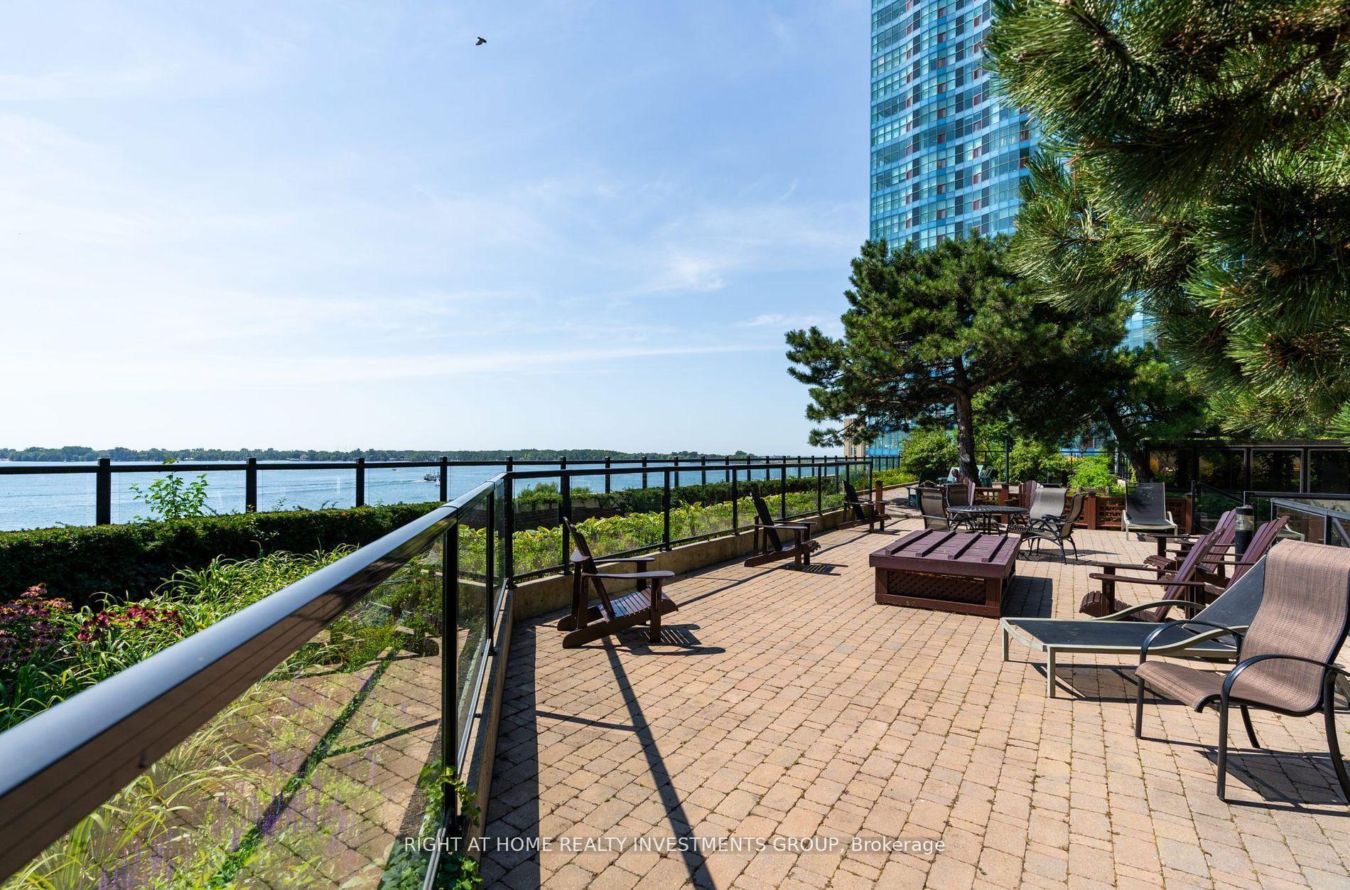 3 Bedrooms Condo at 65 Harbour,  Toronto For sale