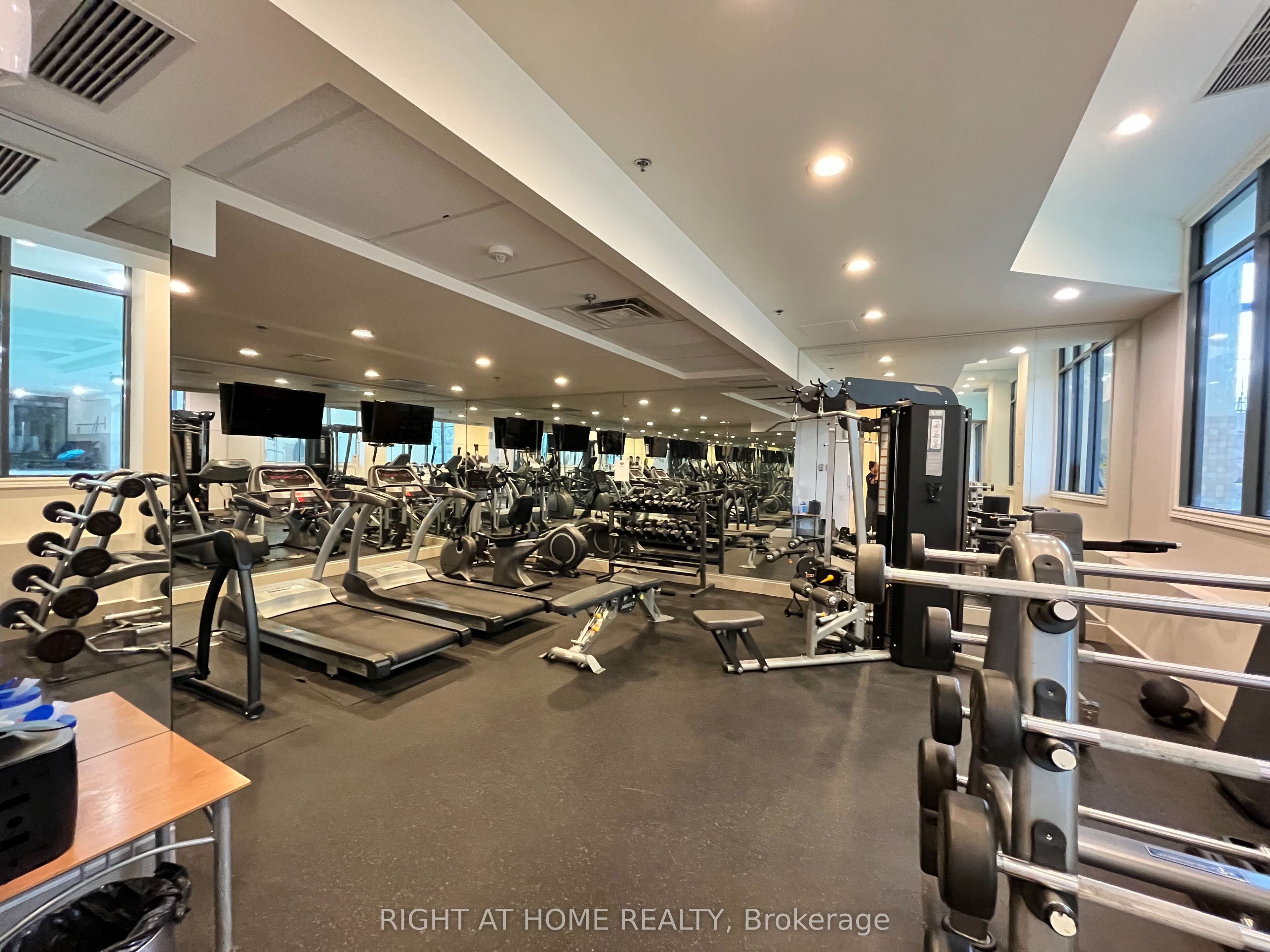 11121 Yonge Street, ## 602