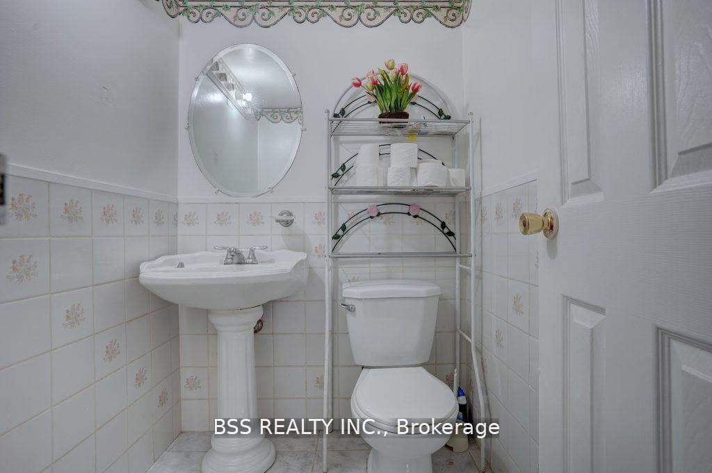 2 Bedrooms Condo at 3380 Eglinton, Toronto For sale