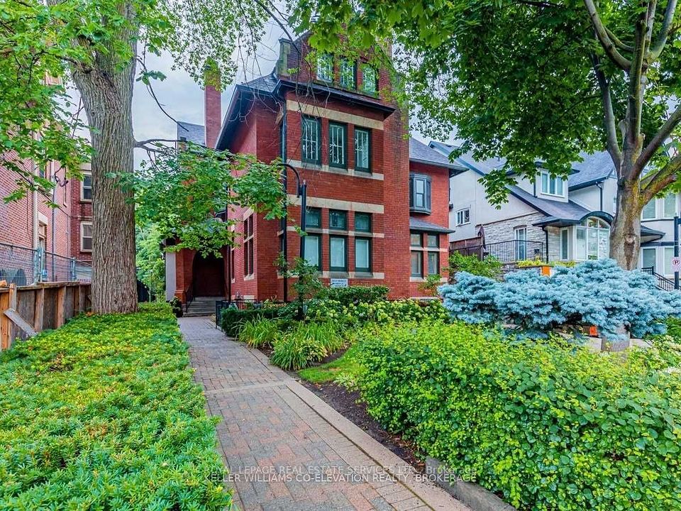 228 St George