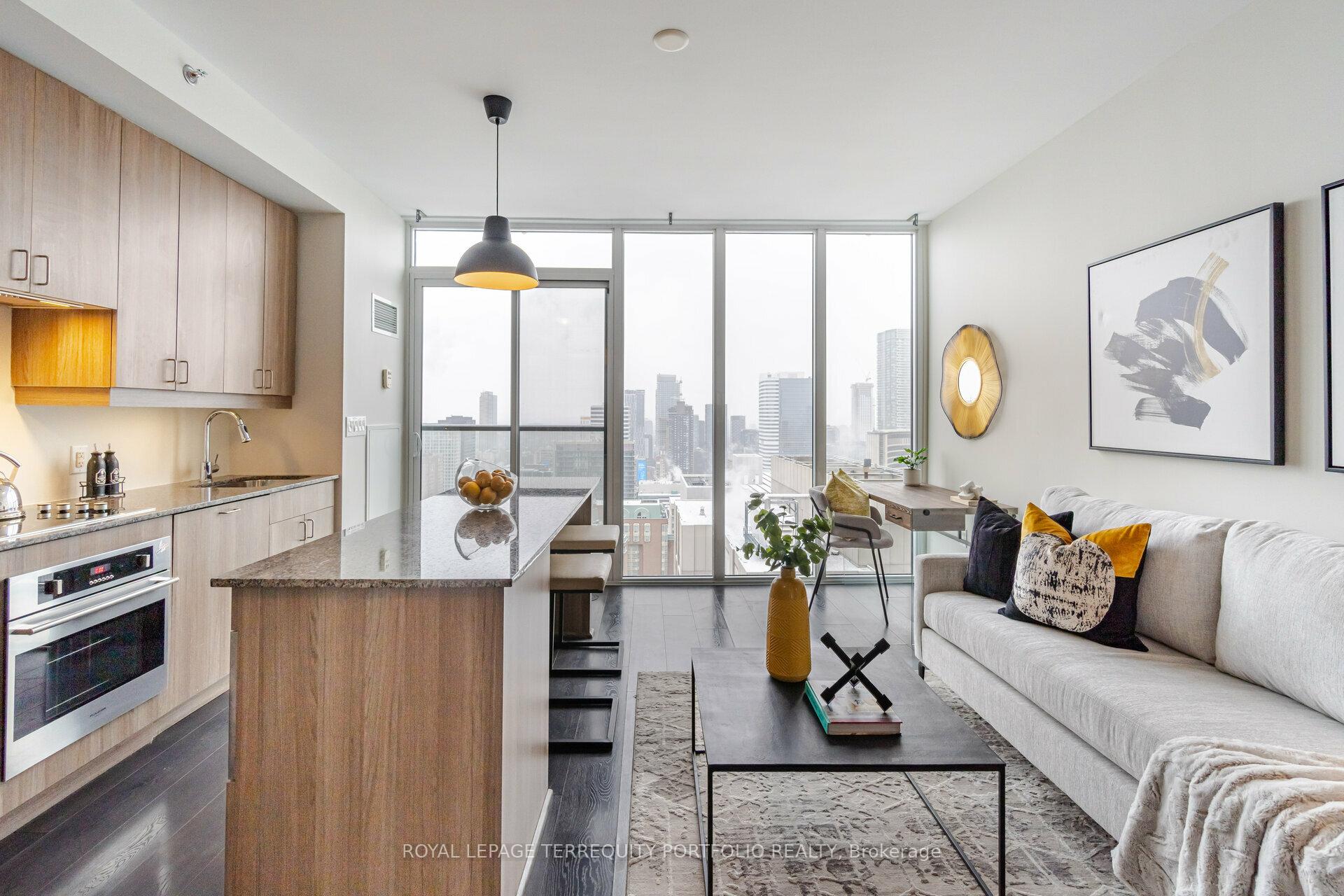 1 Bedroom Condo at 426 University,  Toronto For sale