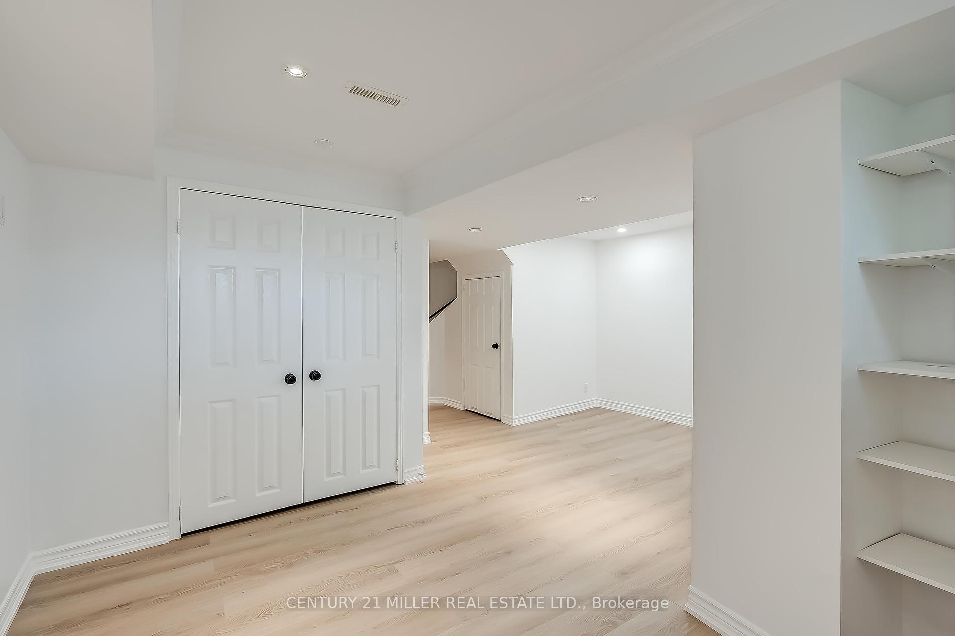 3 Bedrooms Condo at 1240 Westview, Oakville For sale