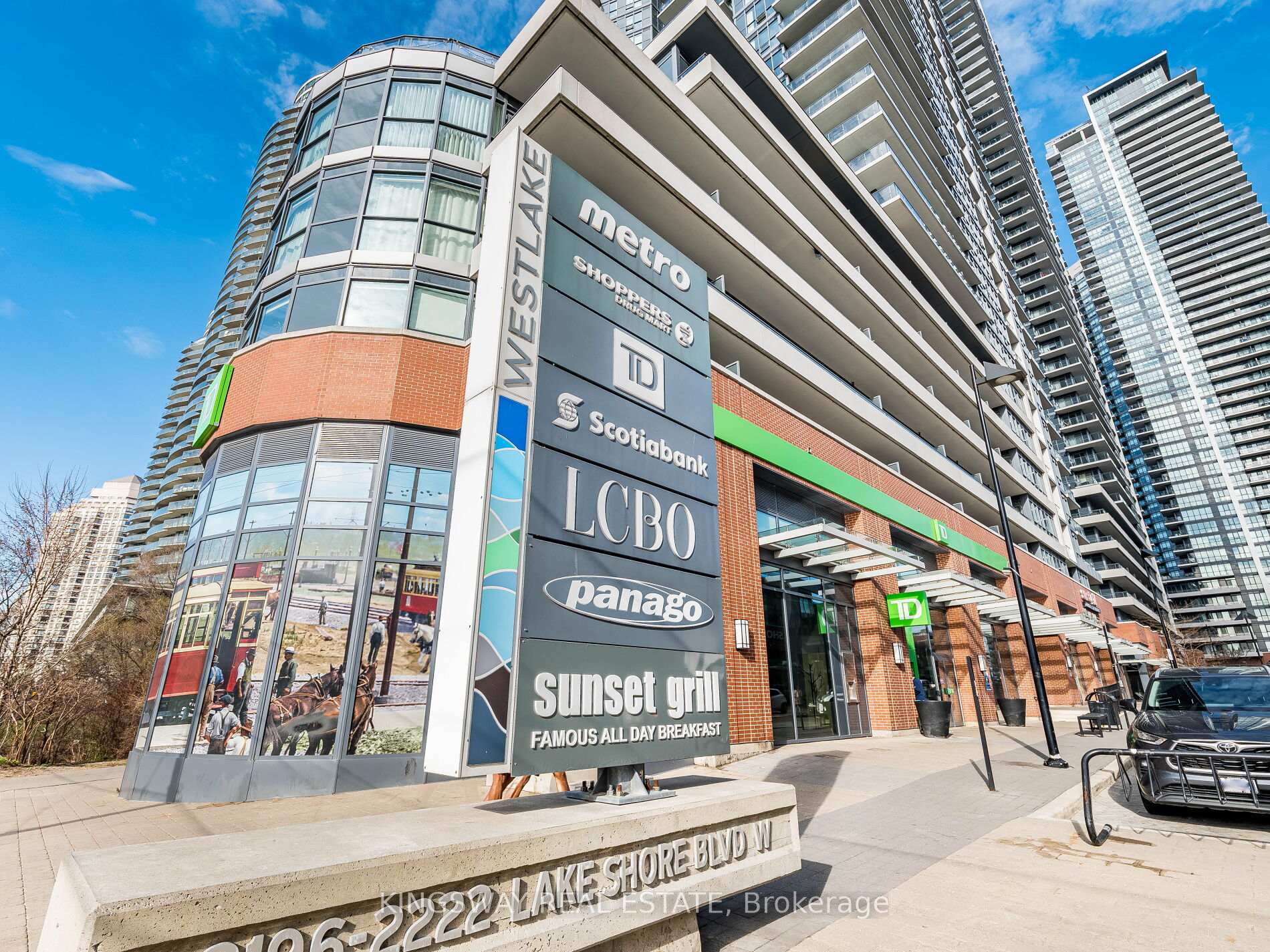 2 Bedrooms Condo at 2200 Lakeshore,  Toronto For sale
