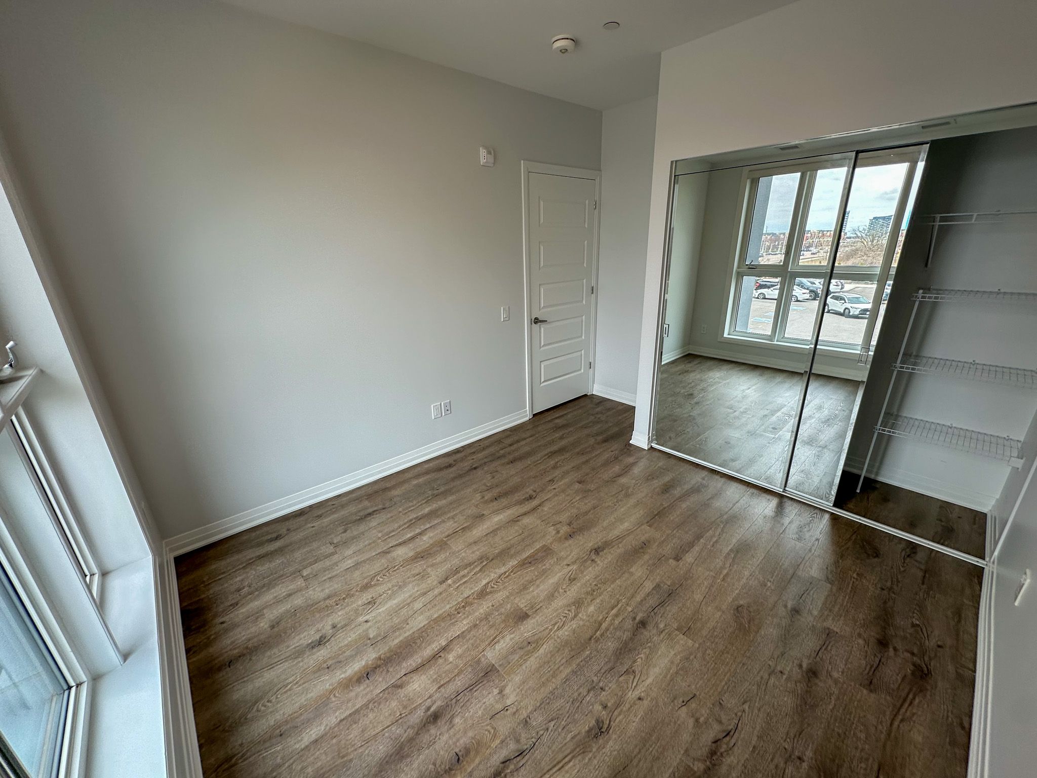 95 Dundas Street W 226