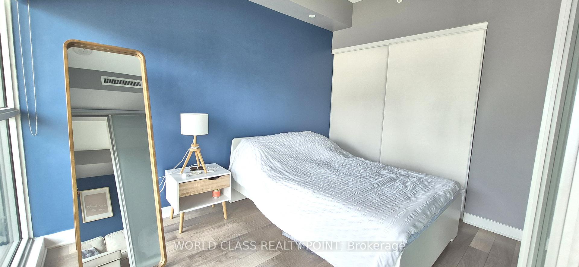 1 Bedroom Condo at 290 Adelaide, Toronto For sale