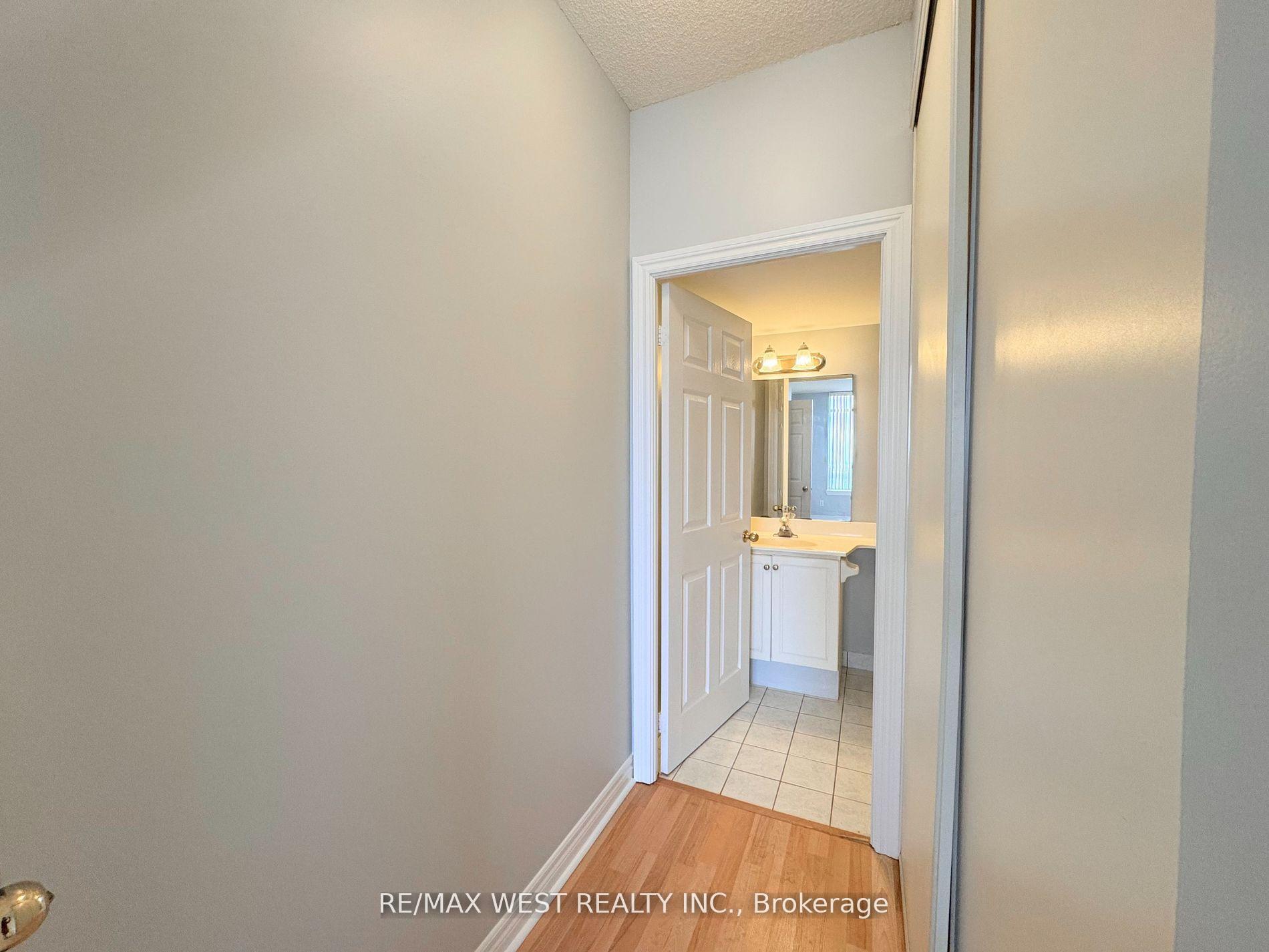 2 Bedrooms Condo at 1700 Eglinton, Toronto For sale