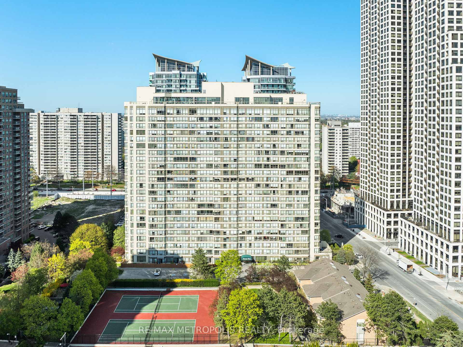 1 Bedroom Condo at 55 Elm, Mississauga For sale