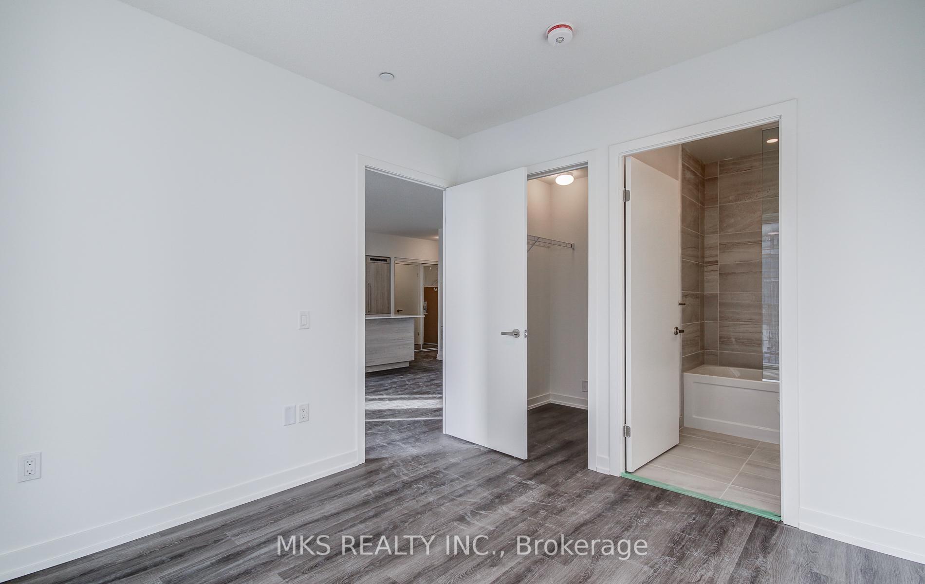 3 Bedrooms Condo at 138 Downes,  Toronto For sale