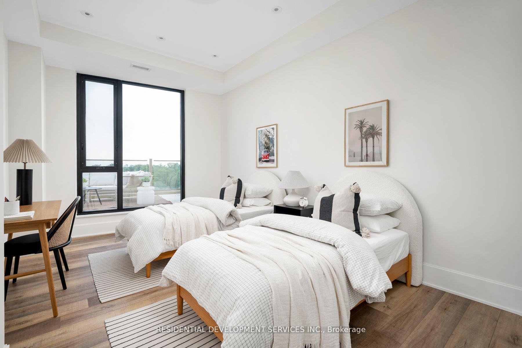 3 Bedrooms Condo at 1 Strathgowan,  Toronto For sale