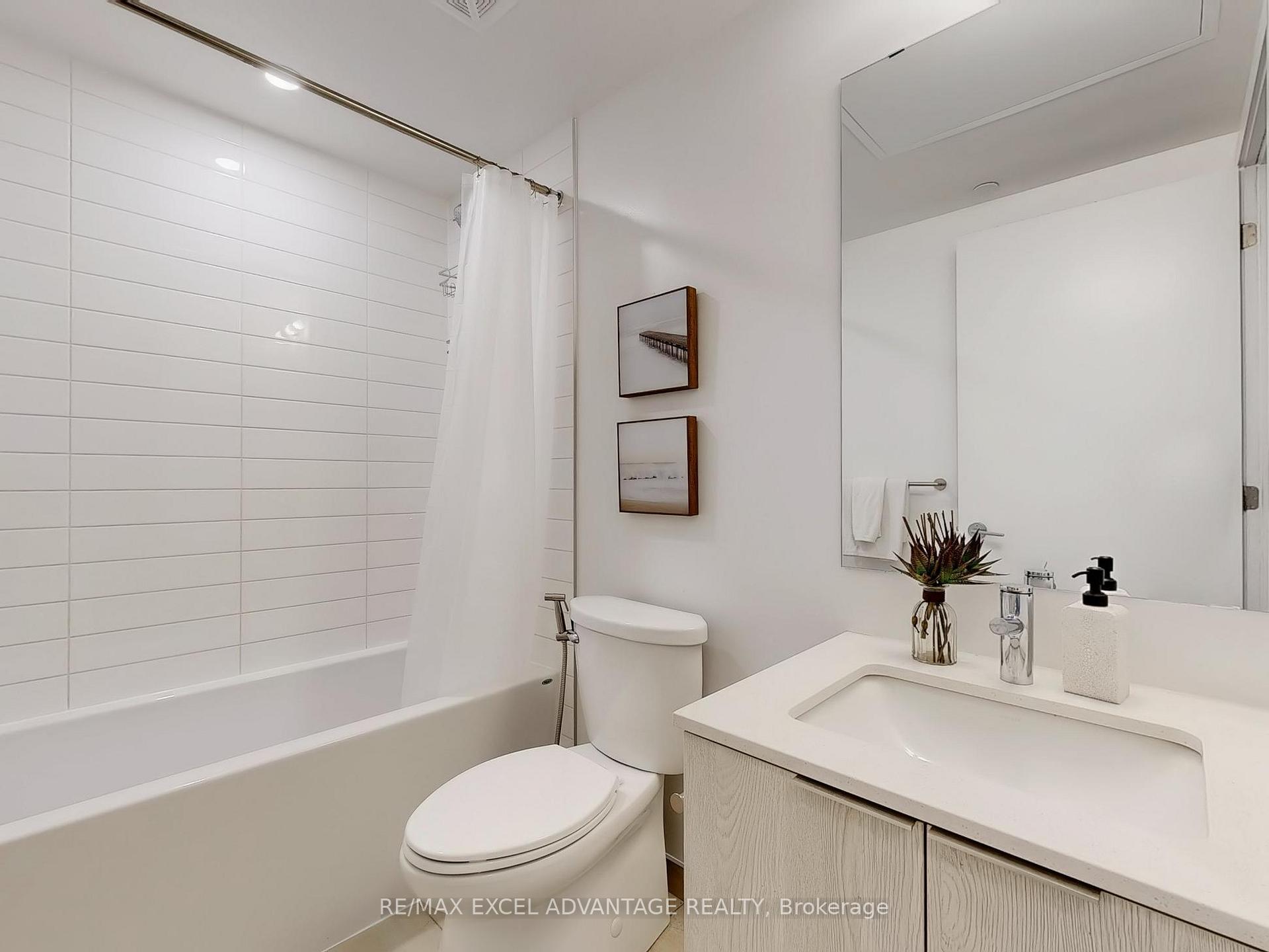 2 Bedrooms Condo at 357 King, Toronto For sale