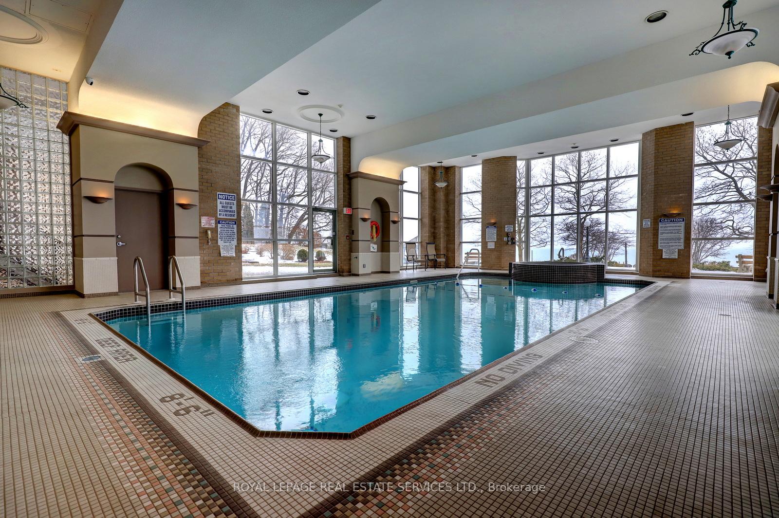 2 Bedrooms Condo at 2190 Lakeshore, Burlington For sale