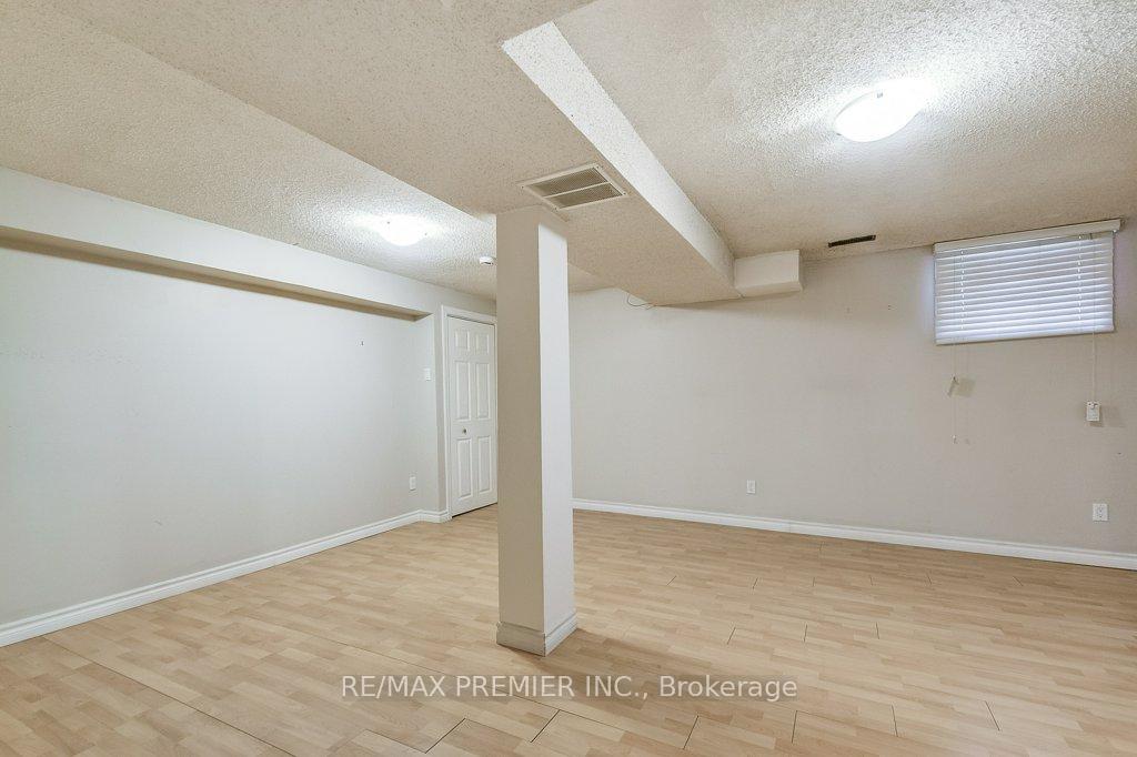 4 Bedrooms Condo at 2670 Battleford, Mississauga For sale