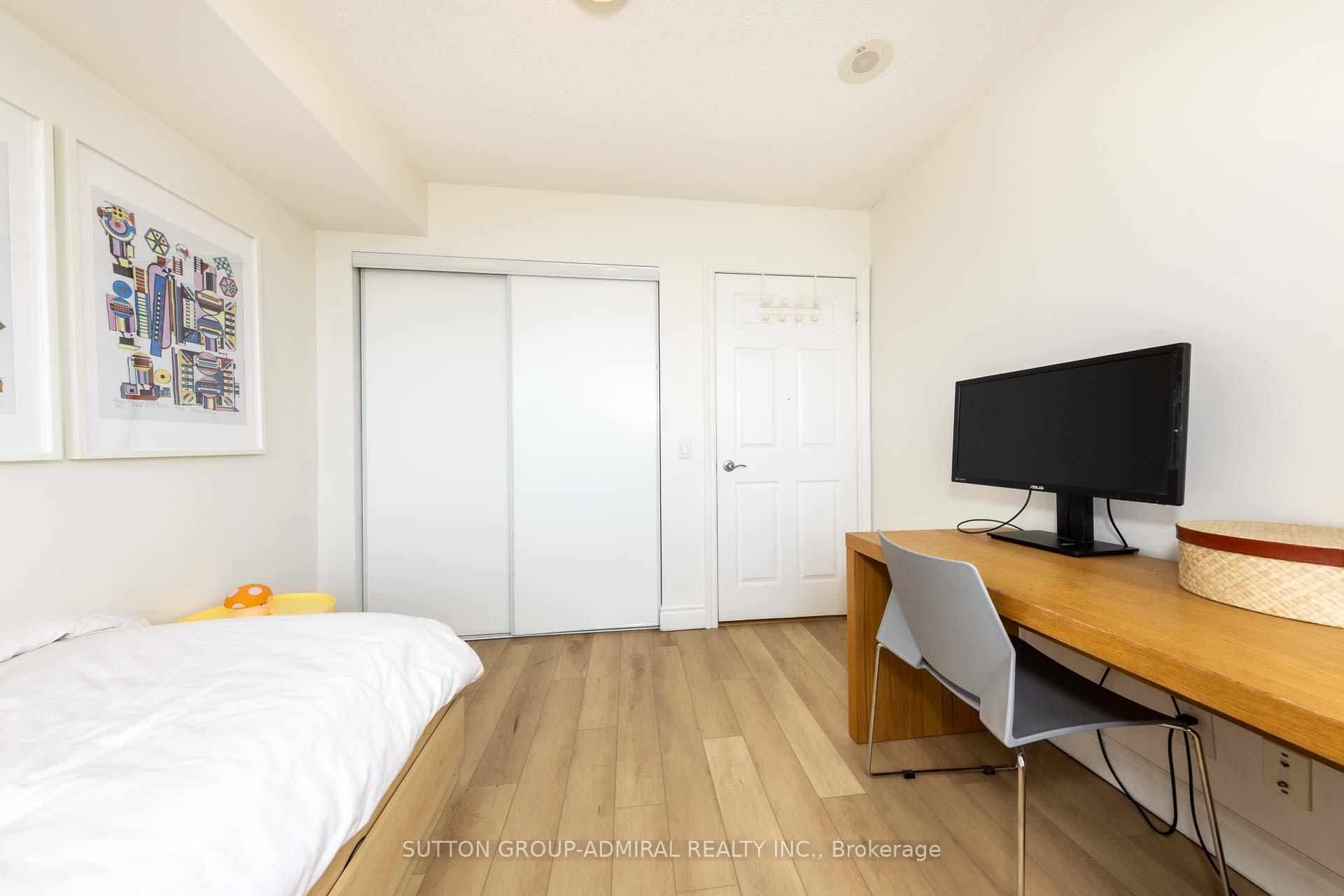 2 Bedrooms Condo at 78 Harrison Garden, Toronto For sale