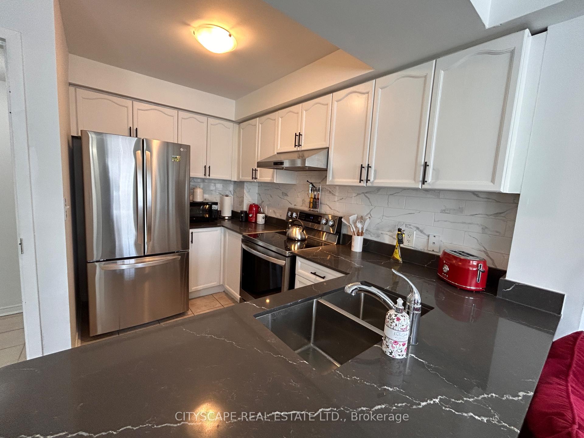 2 Bedrooms Condo at 3055 Elmcreek, Mississauga For sale