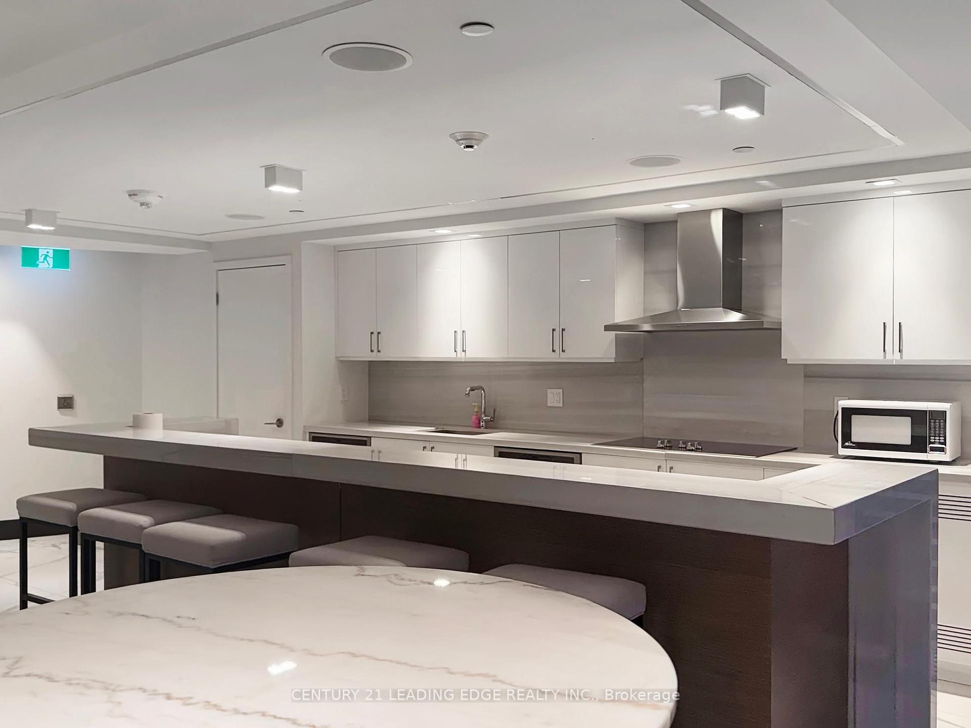 1 Bedroom Condo at 15 Queens,  Toronto For sale