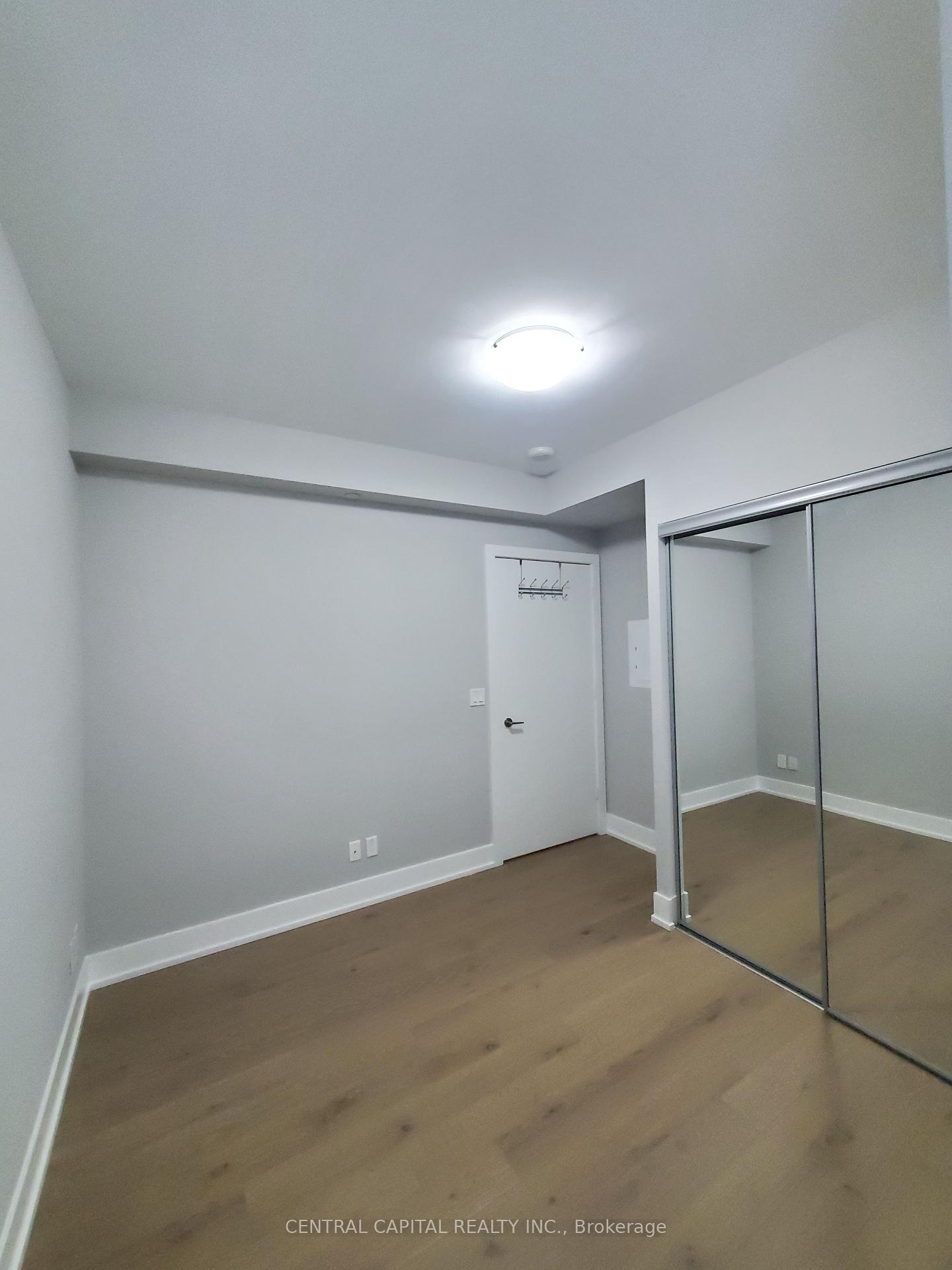 2 Bedrooms Condo at 200 Bloor,  Toronto For sale