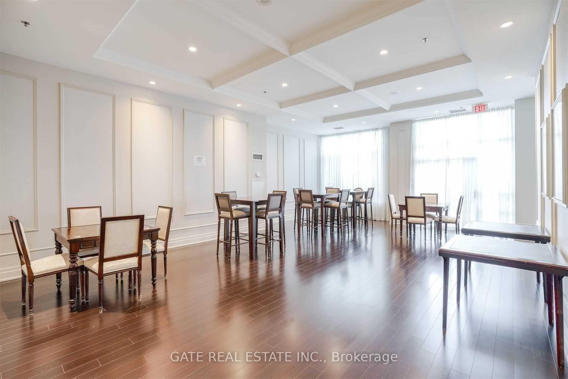 2 Bedrooms Condo at 38 Fontenay, Toronto For sale
