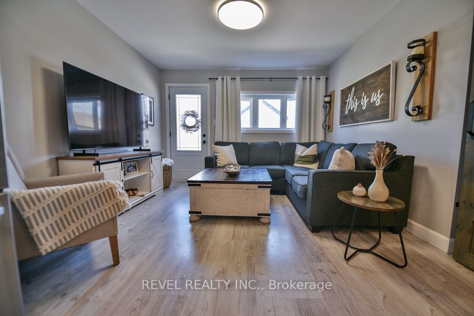 25 Laurier Avenue, Timmins, ON P4N 4G6