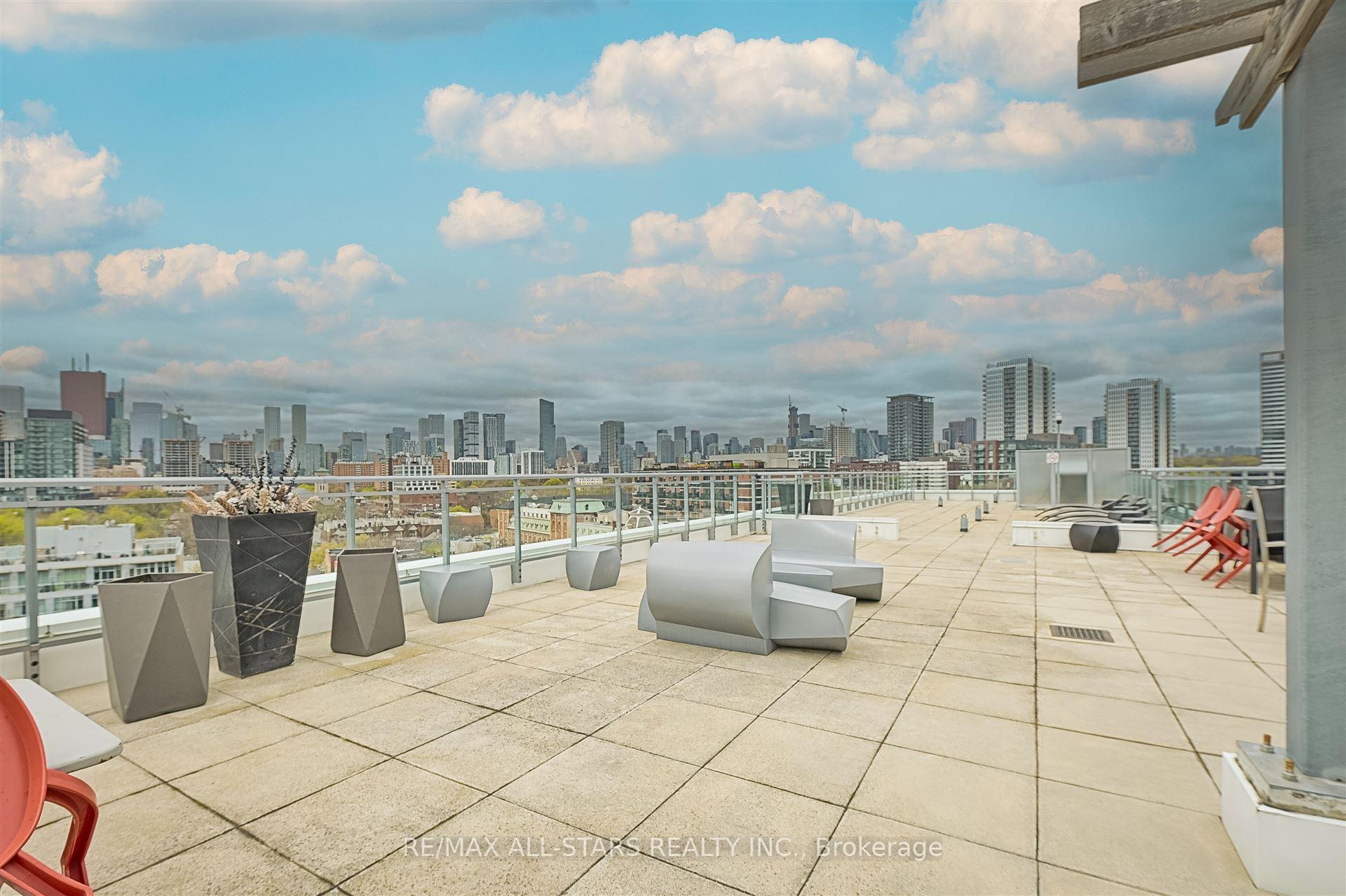 2 Bedrooms Condo at 510 King, Toronto For sale