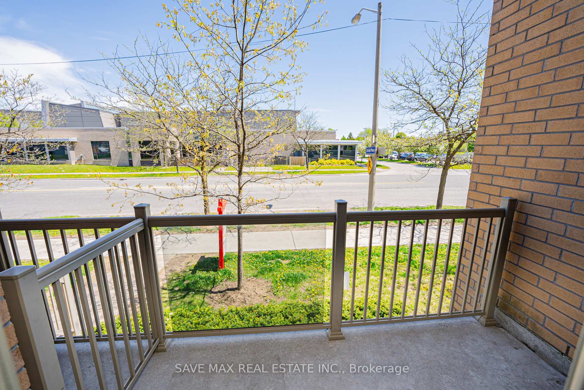 3 Bedrooms Condo at 1070 Progress, Toronto For sale