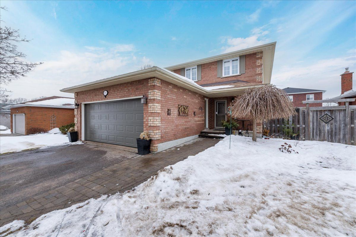215 Margaret Street Midland Ontario L4R 4X8