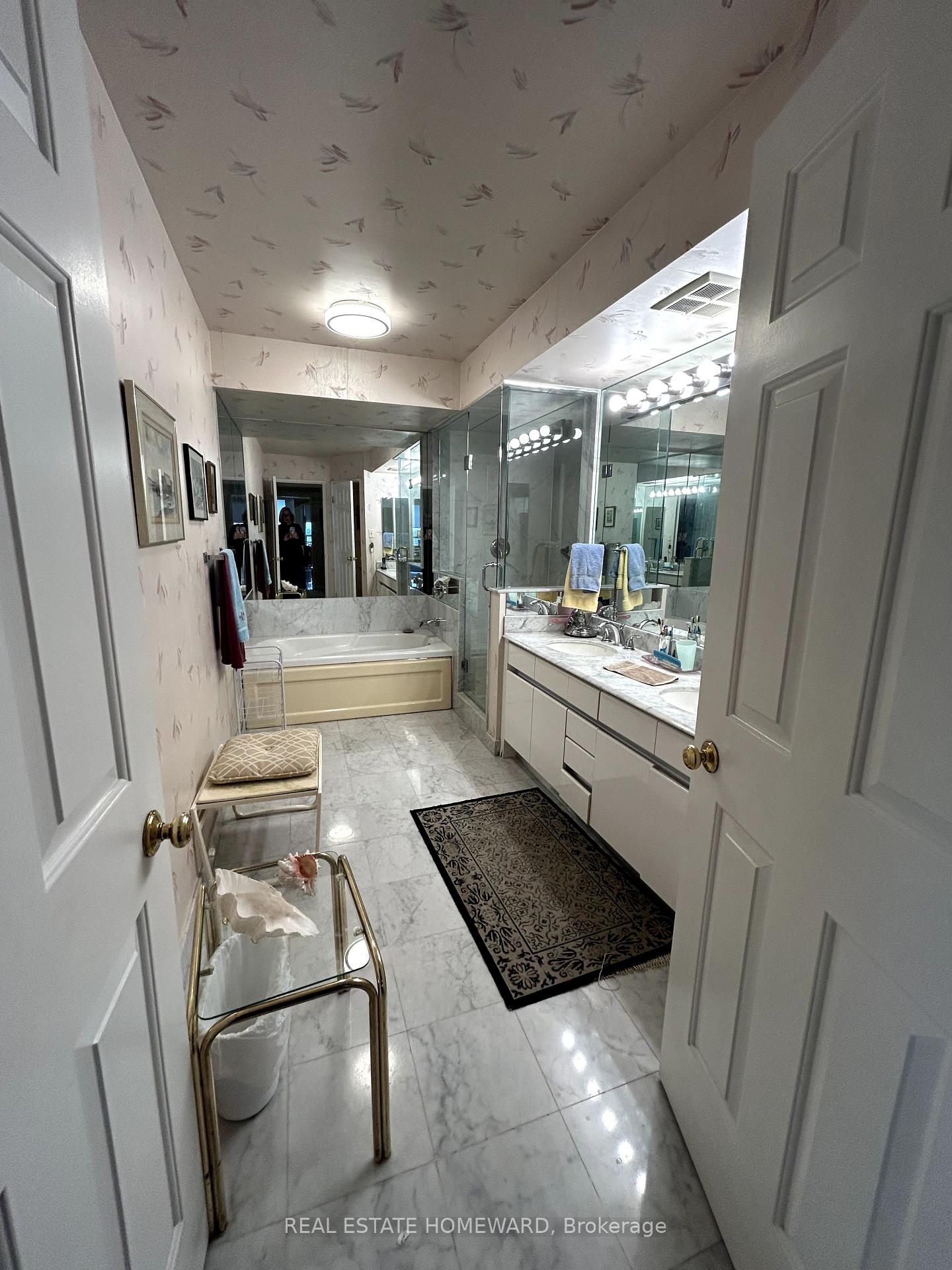 2 Bedrooms Condo at 10 Torresdale,  Toronto For sale