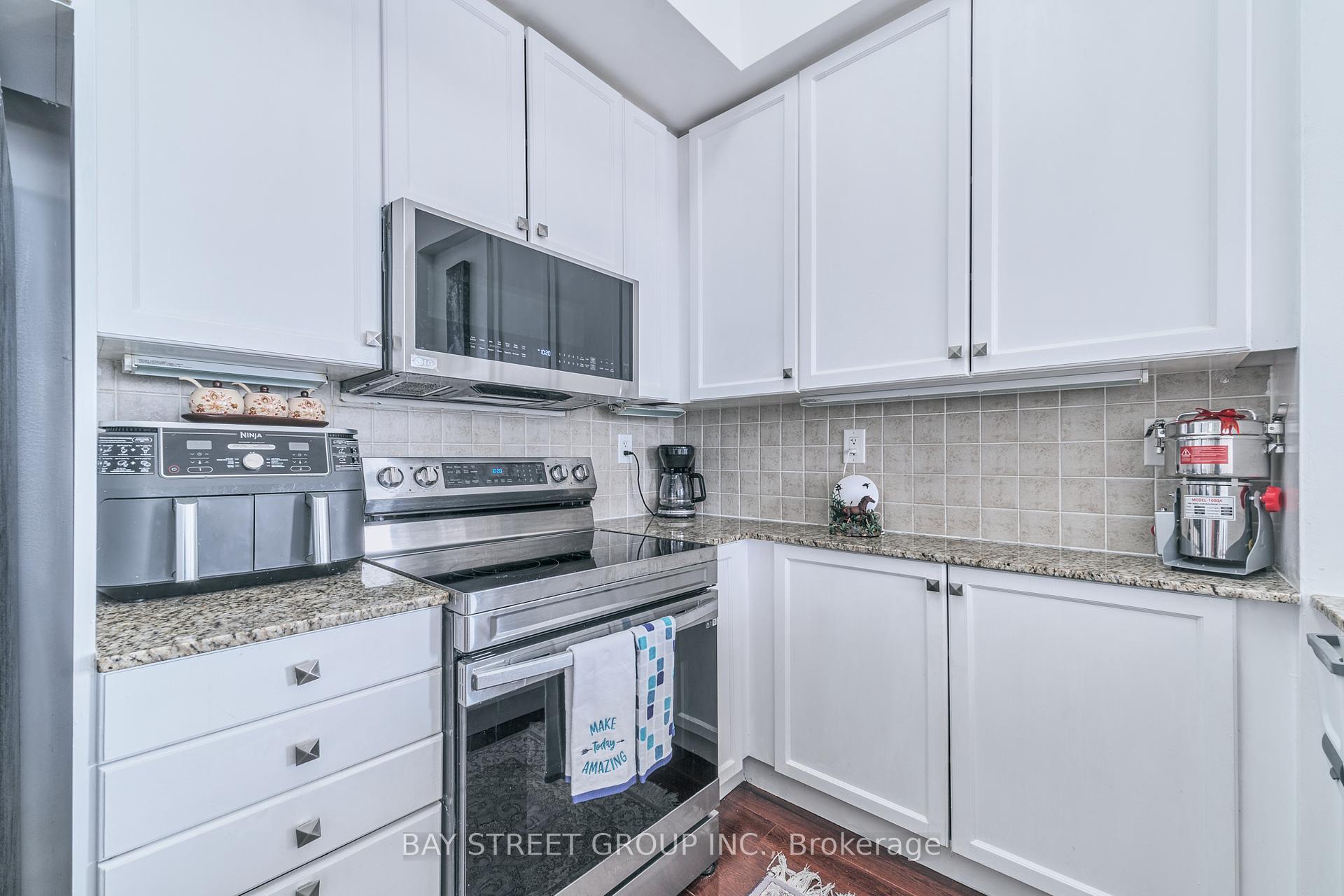 2 Bedrooms Condo at 777 STEELES,  Toronto For sale