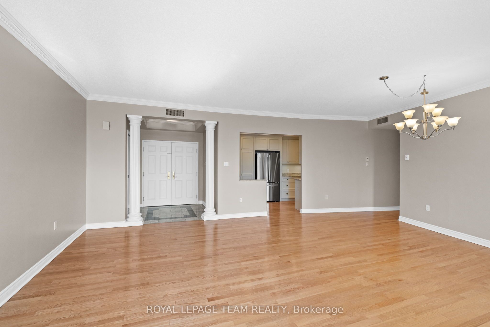 1480 Riverside Drive, #407