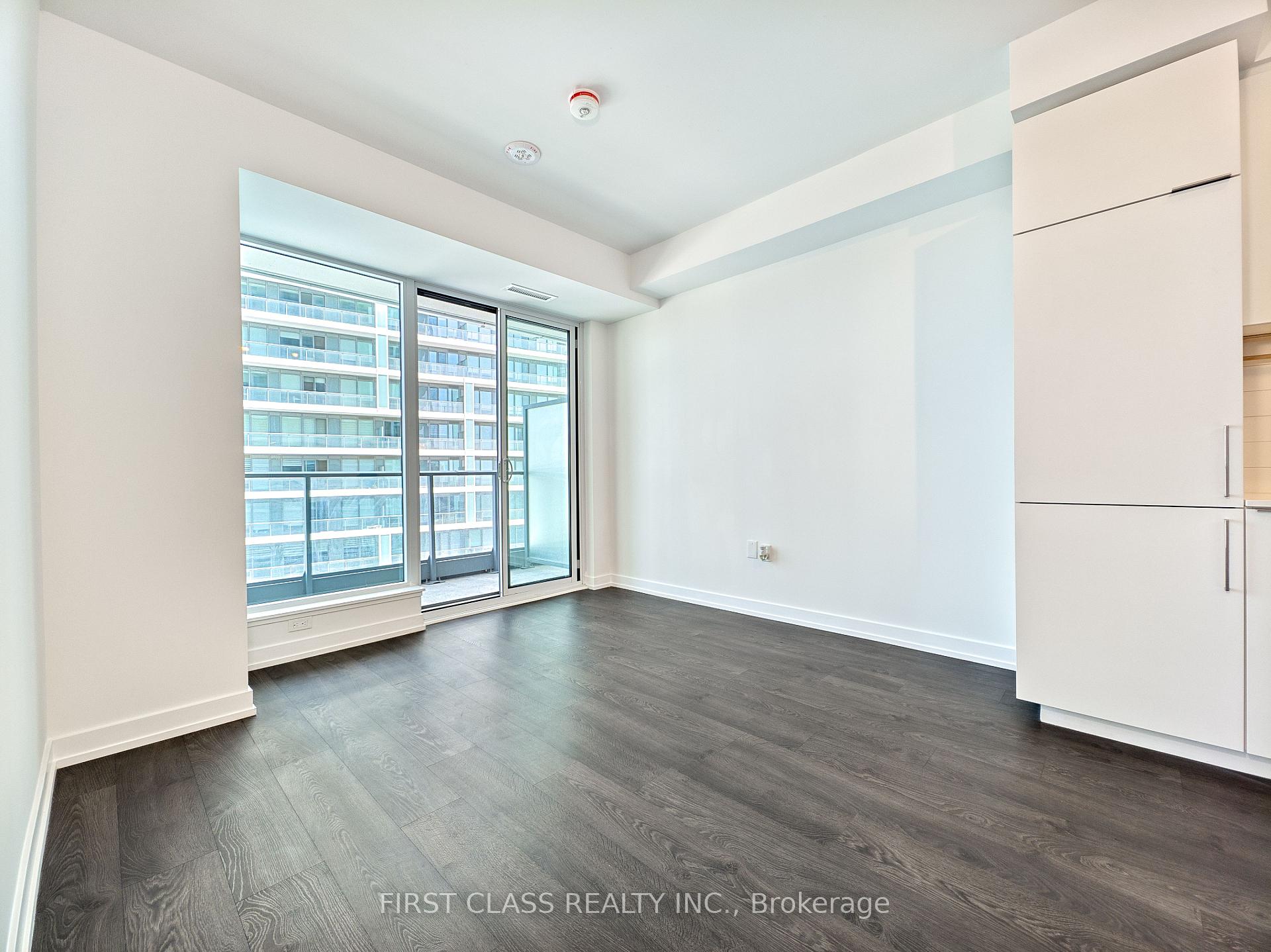 2 Bedrooms Condo at 8 Olympic Garden, Toronto For sale