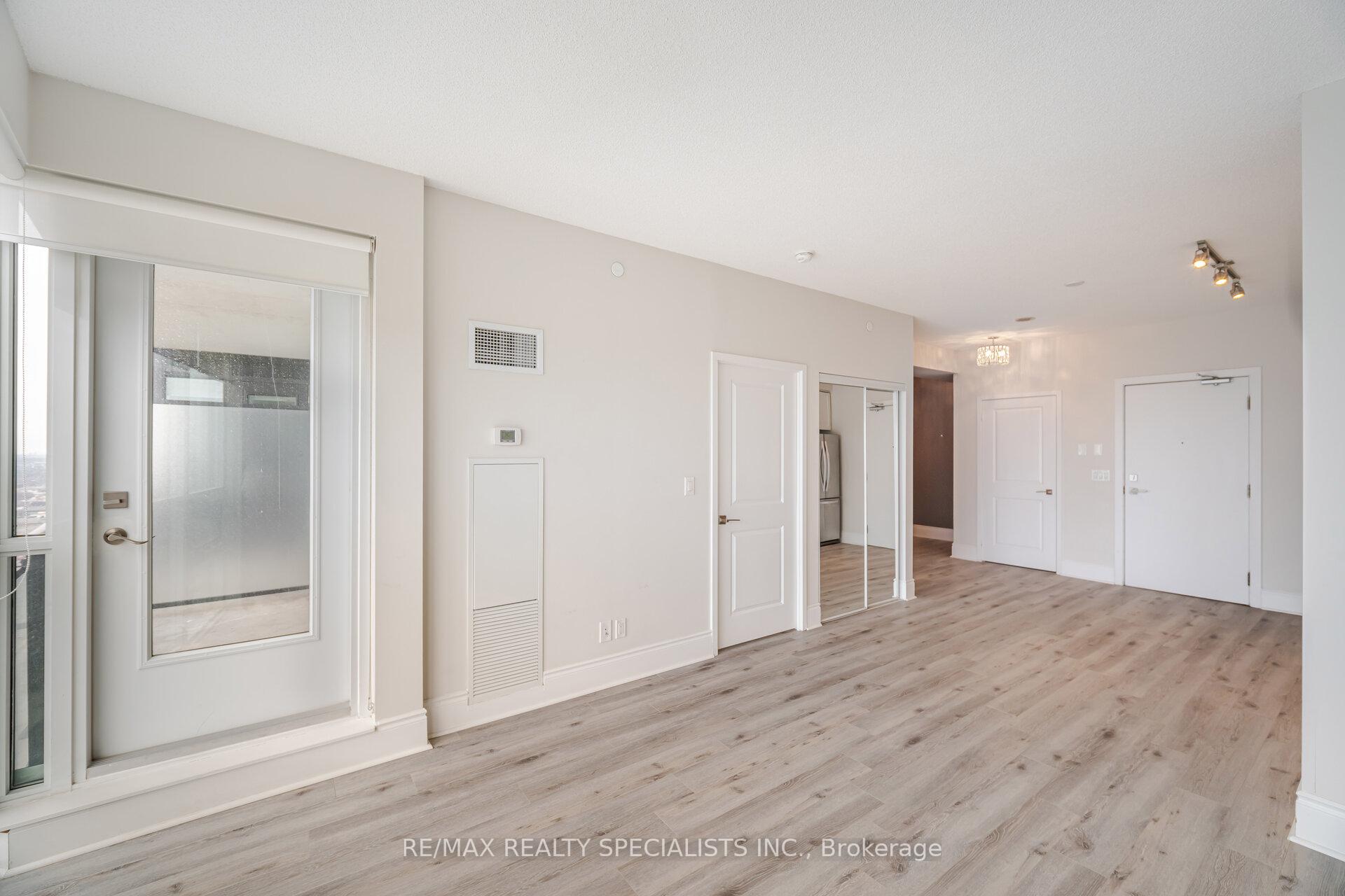 2 Bedrooms Condo at 510 Curran,  Mississauga For sale