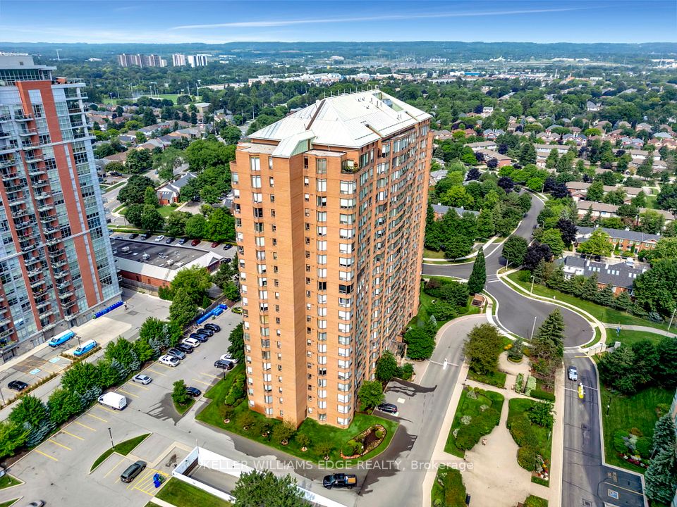 1270 Maple Crossing