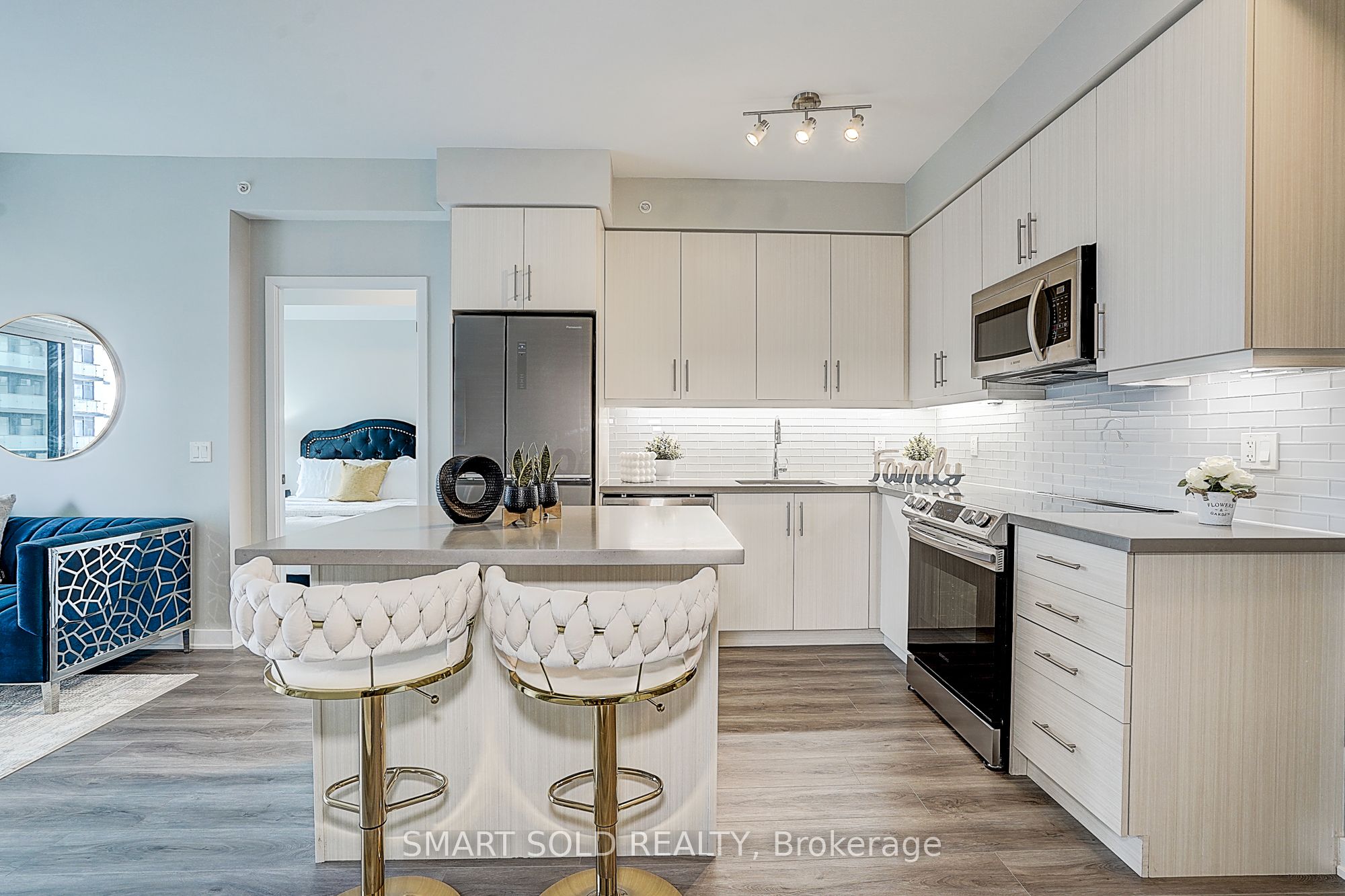75 Oneida Crescent, #1511