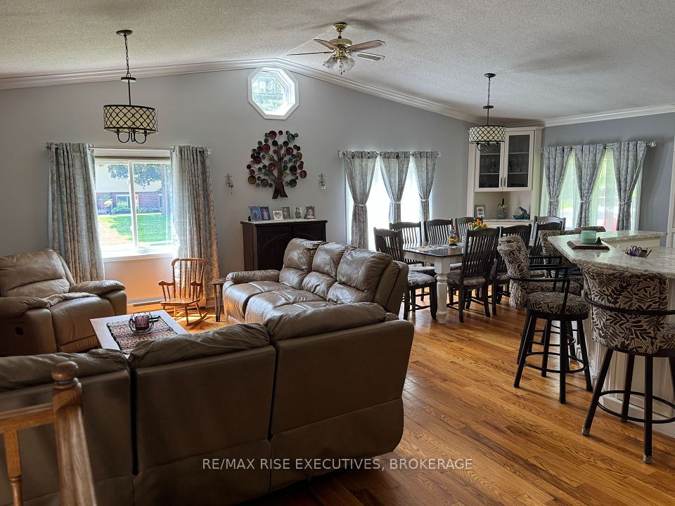 16 King Street, Lansdowne Village, ON K0E 1L0