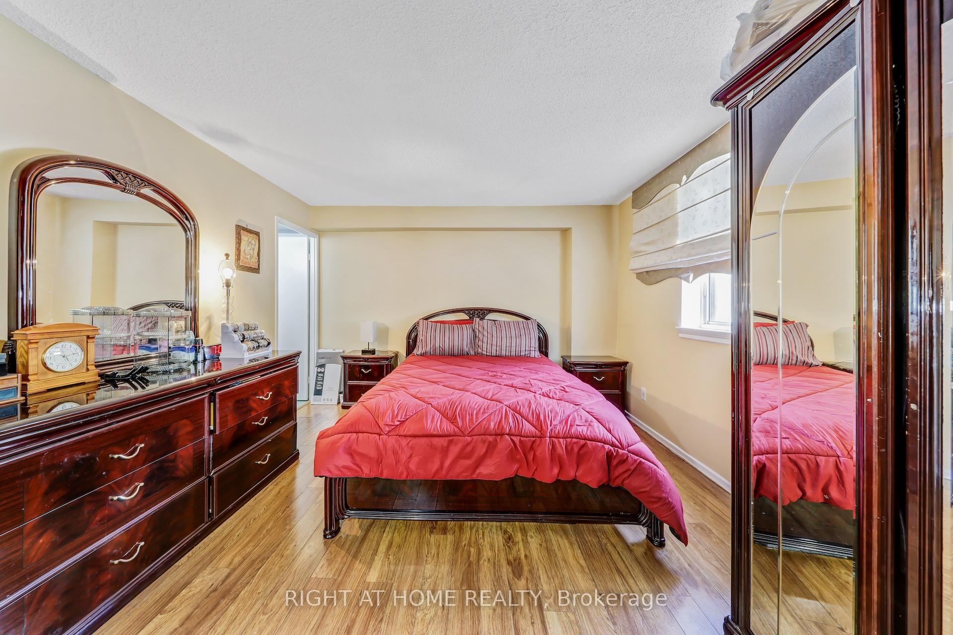 3 Bedrooms Condo at 1665 Victoria Park, Toronto For sale