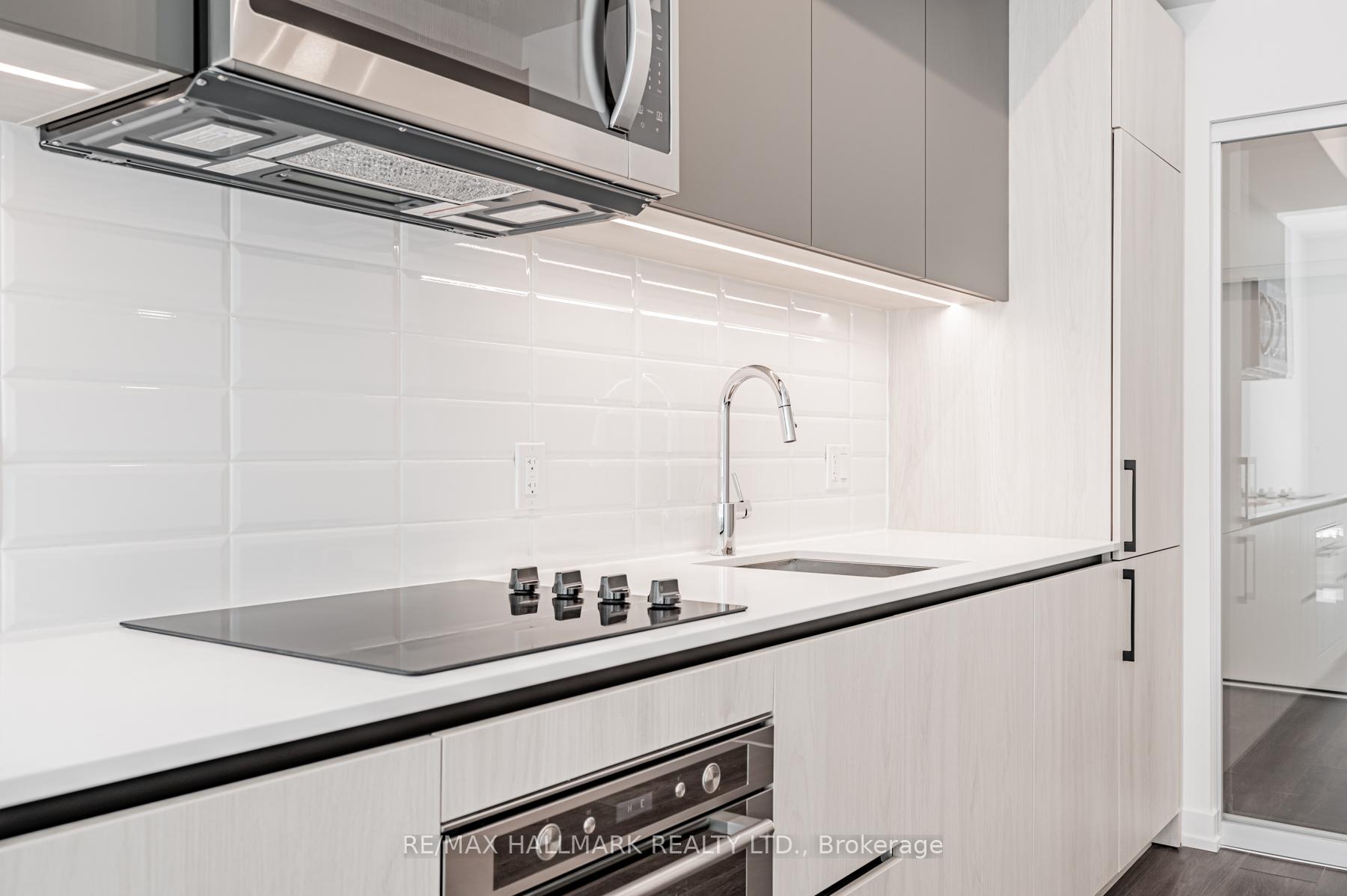 2 Bedrooms Condo at 150 Logan, Toronto For sale