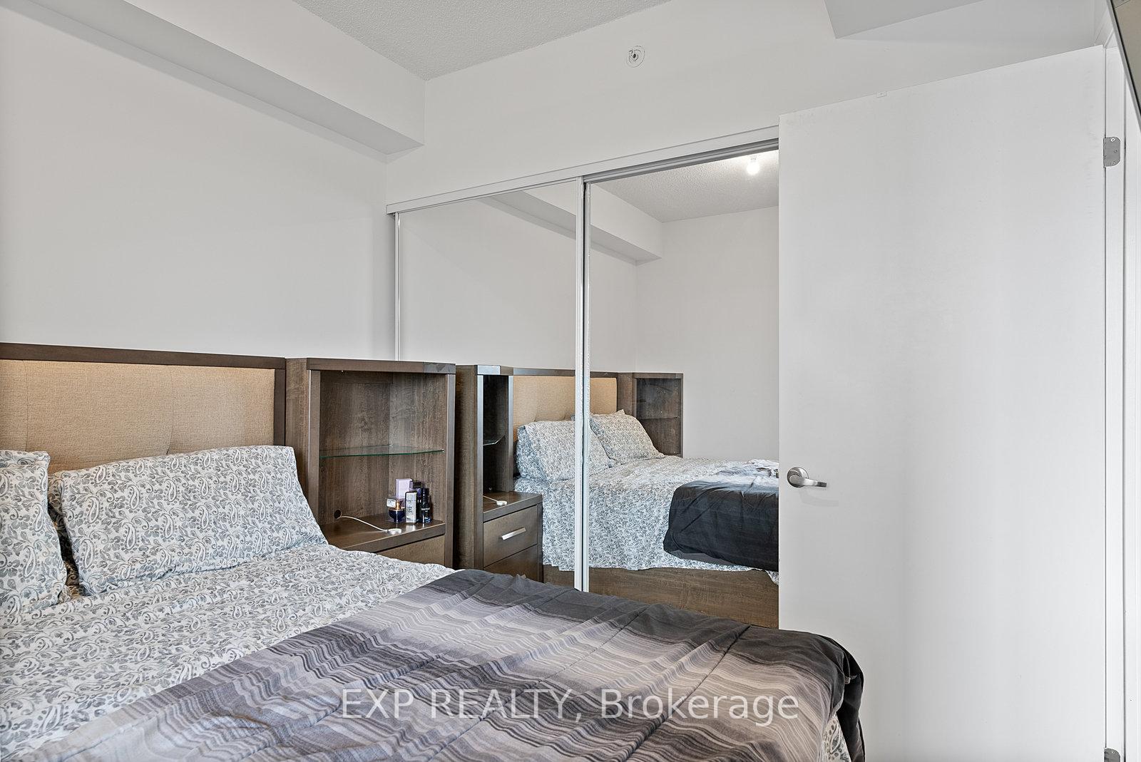 1 Bedroom Condo at 26 Gibbs, Toronto For sale