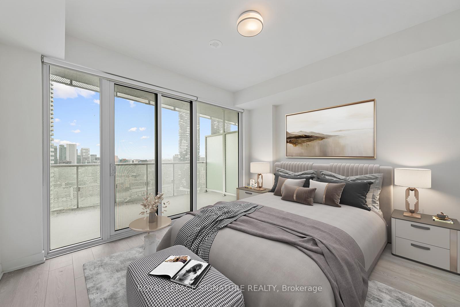 3 Bedrooms Condo at 15 Queens, Toronto For sale
