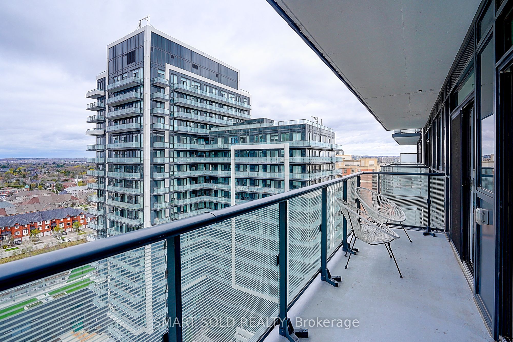 75 Oneida Crescent, #1511