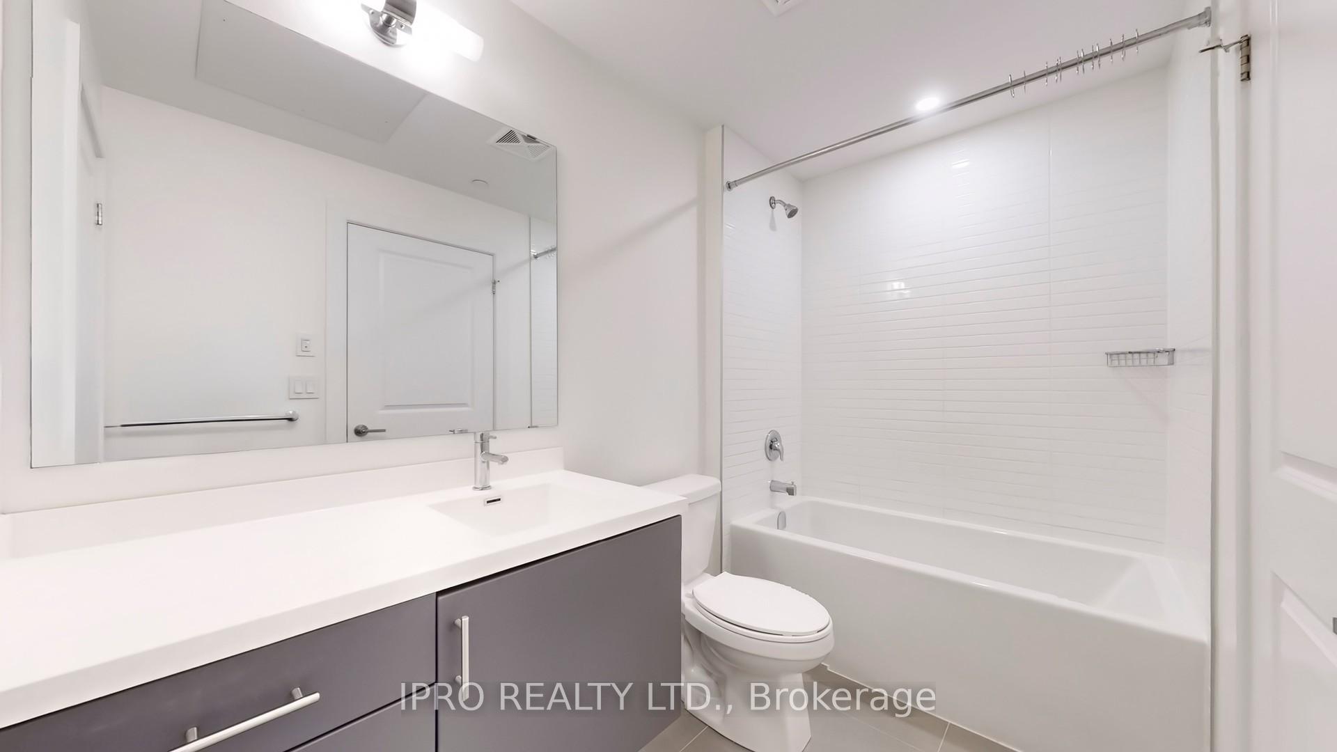 2 Bedrooms Condo at 3200 William Coltson, Oakville For sale