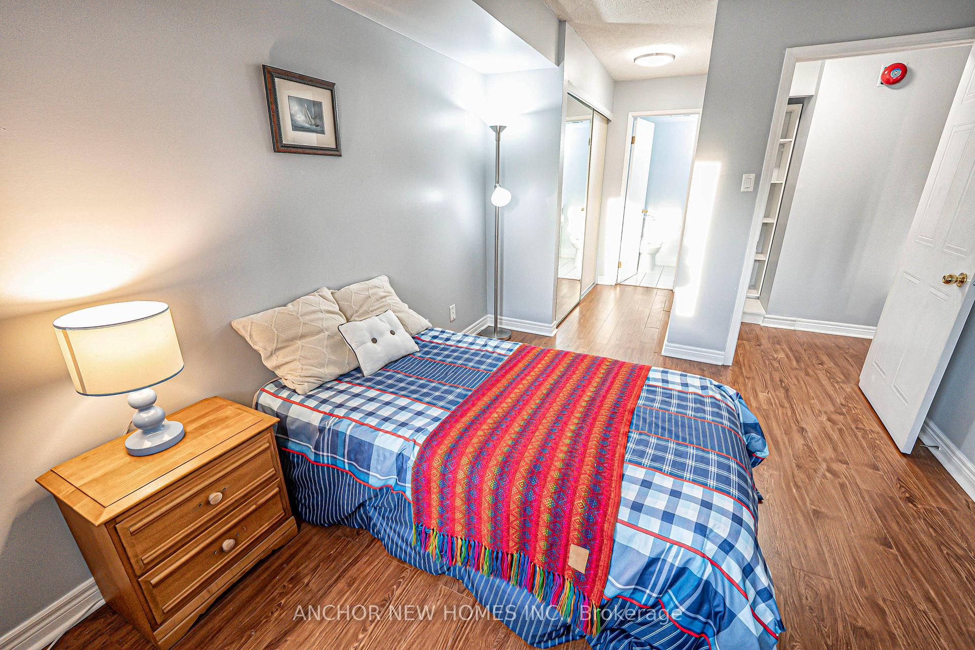 2 Bedrooms Condo at 65 Trailwood,  Mississauga For sale