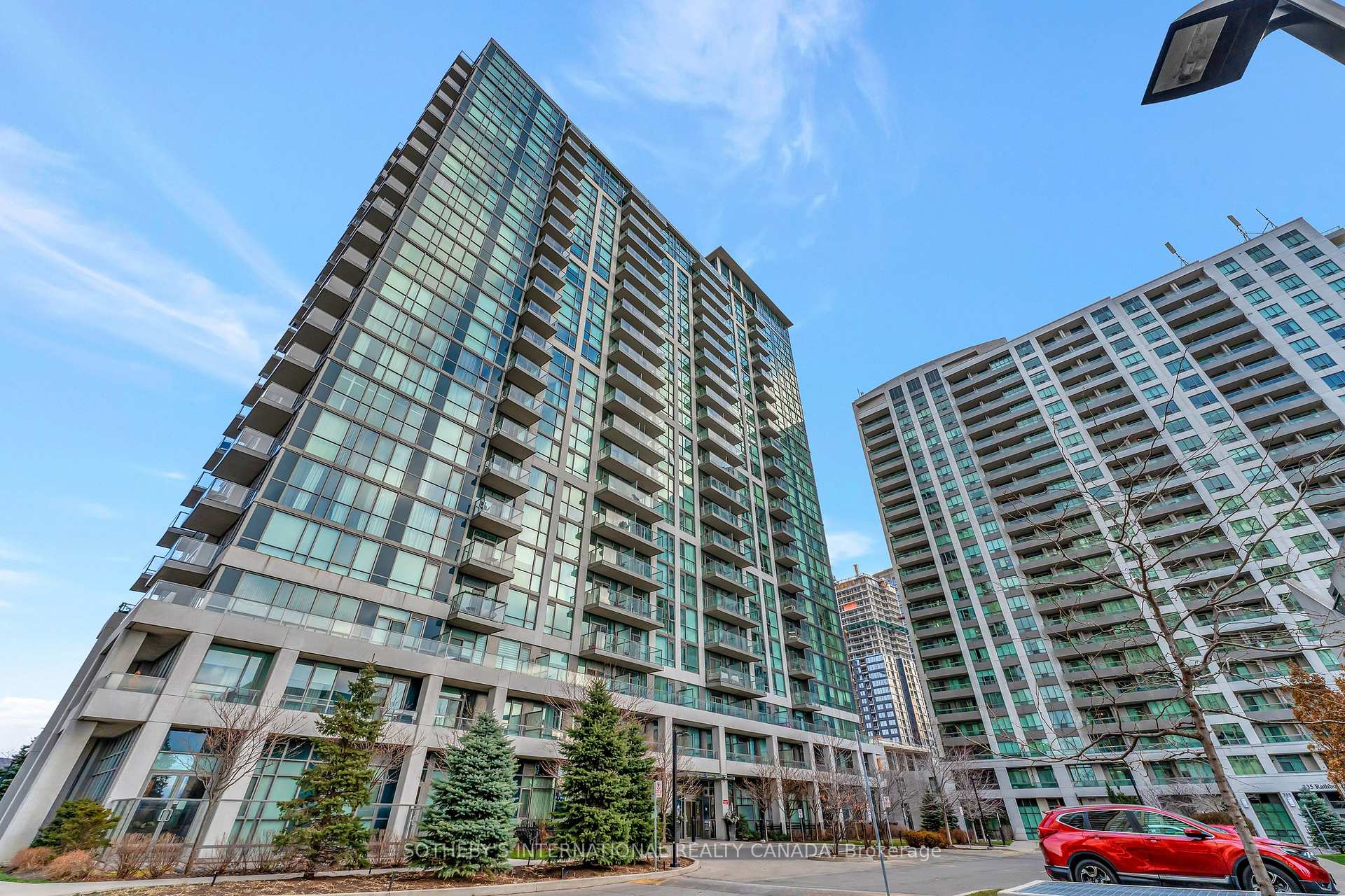 3 Bedrooms Condo at 339 Rathburn, Mississauga For sale