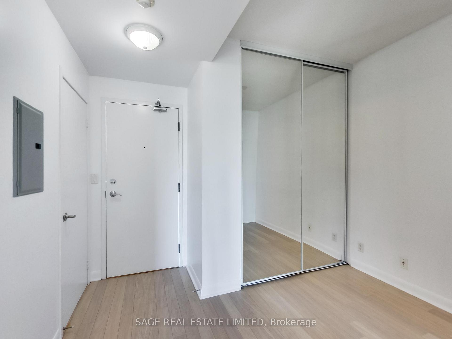 1 Bedroom Condo at 600 Fleet, Toronto For sale
