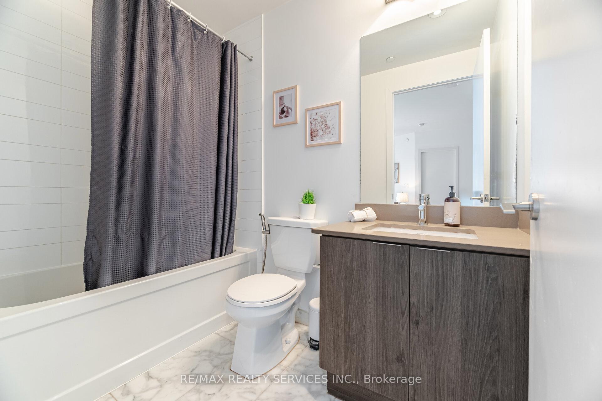 1 Bedroom Condo at 50 Bruyeres, Toronto For sale