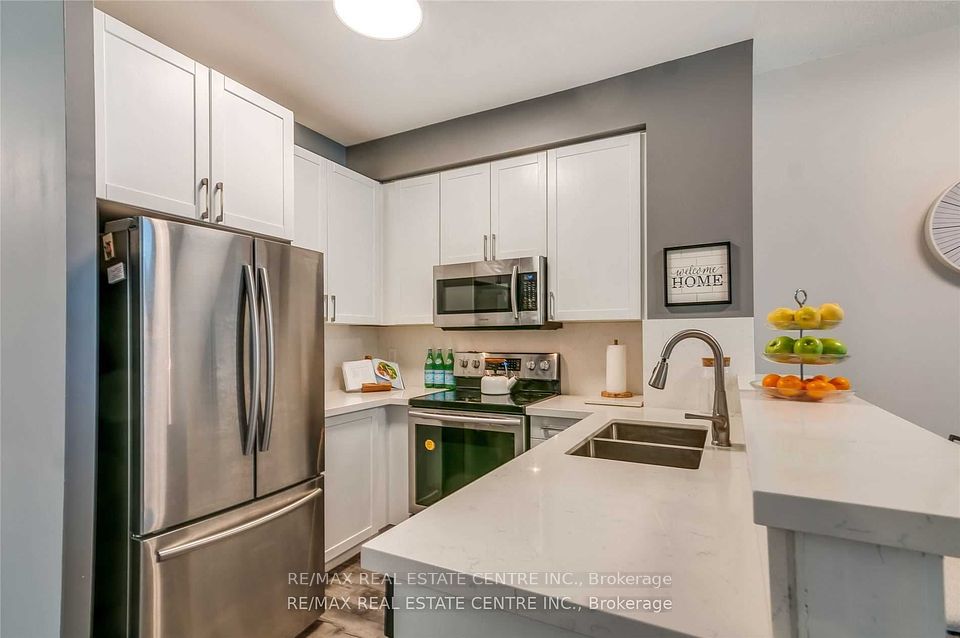 220 Burnhamthorpe