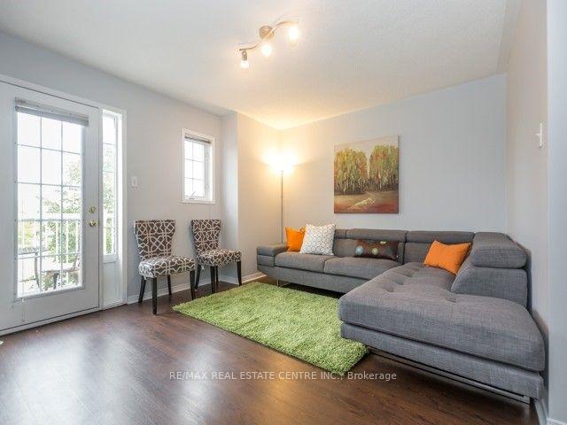 3 Bedrooms Condo at 601 Shoreline,  Mississauga For sale