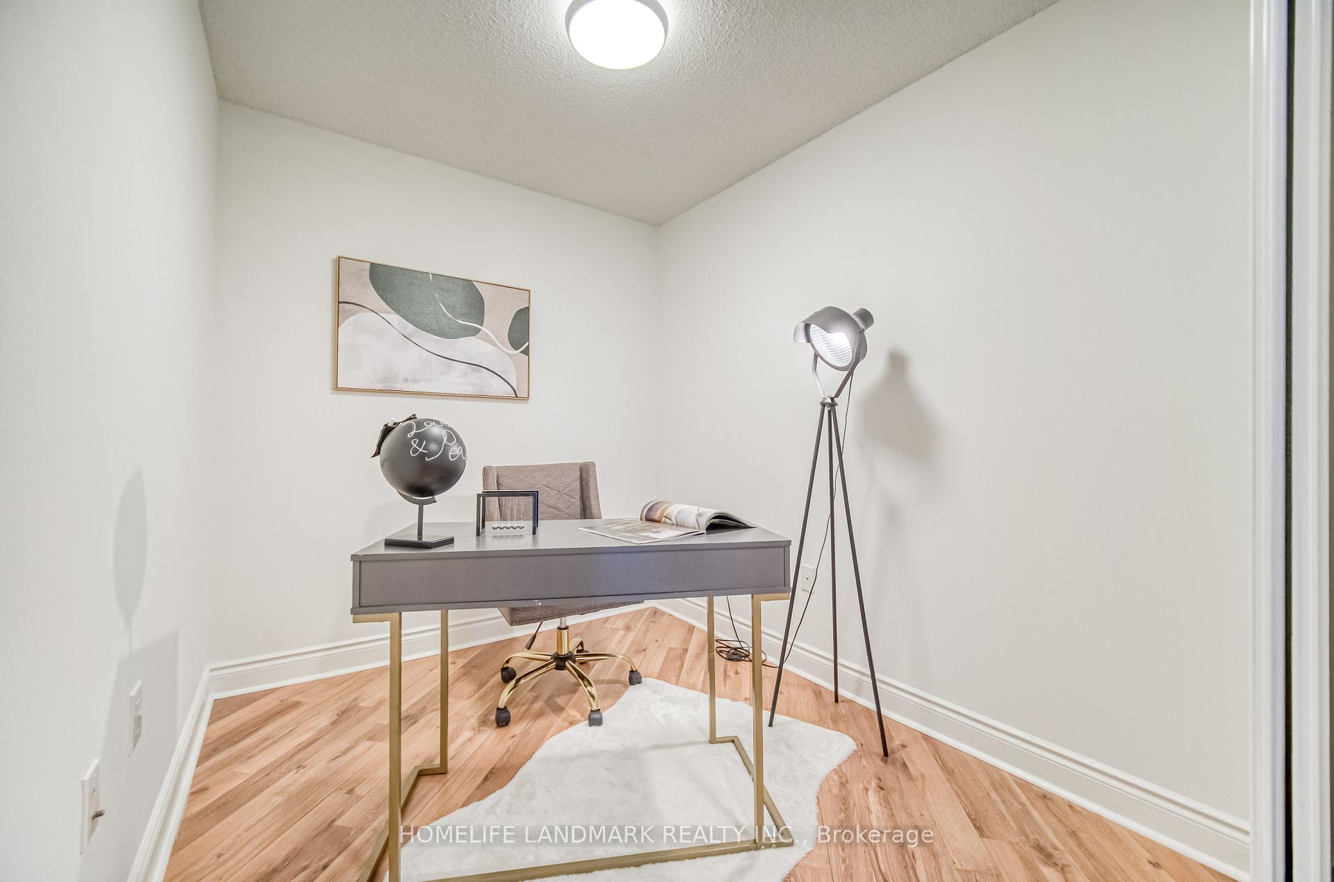 3 Bedrooms Condo at 500 Doris,  Toronto For sale