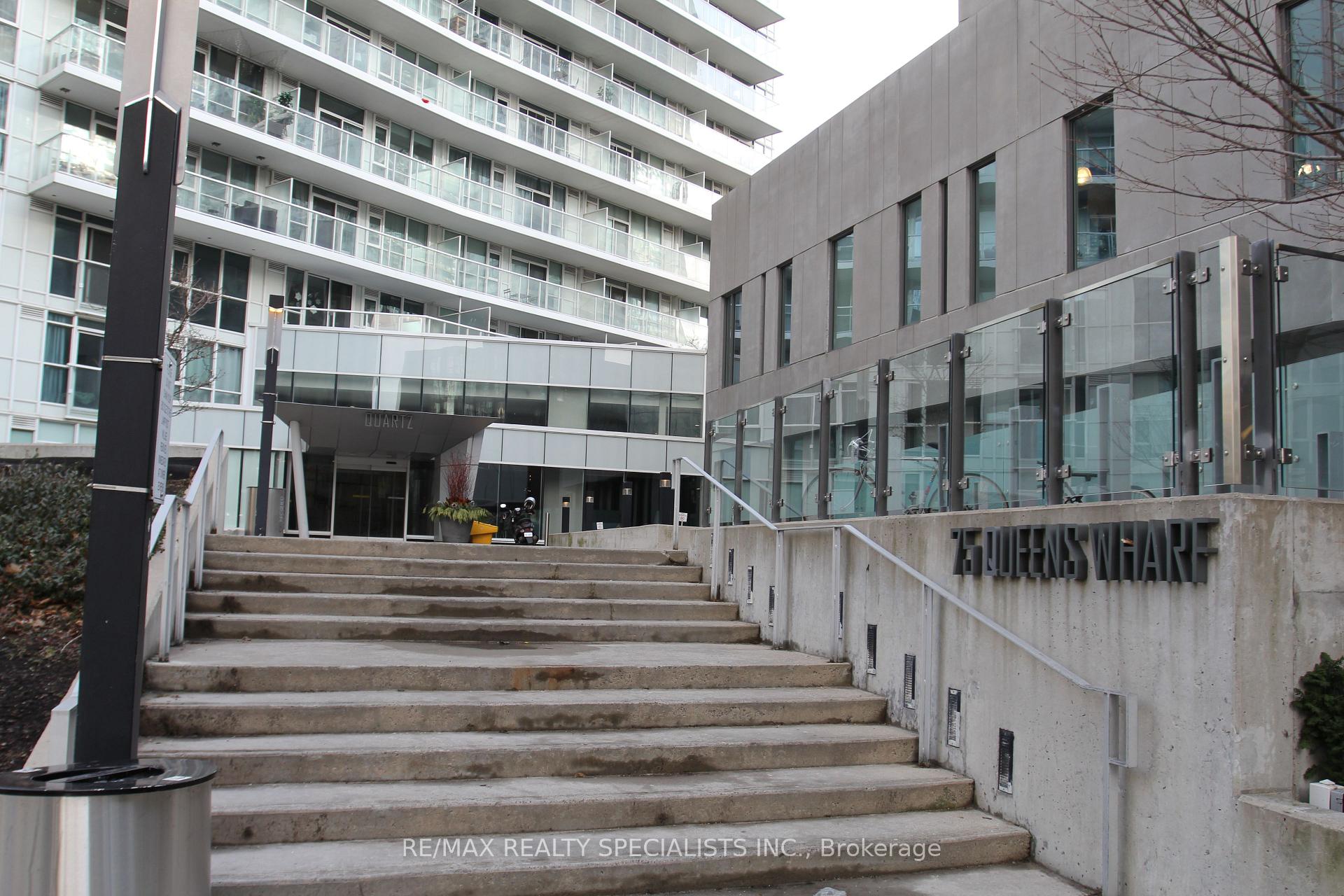 2 Bedrooms Condo at 75 Queens Wharf, Toronto For sale